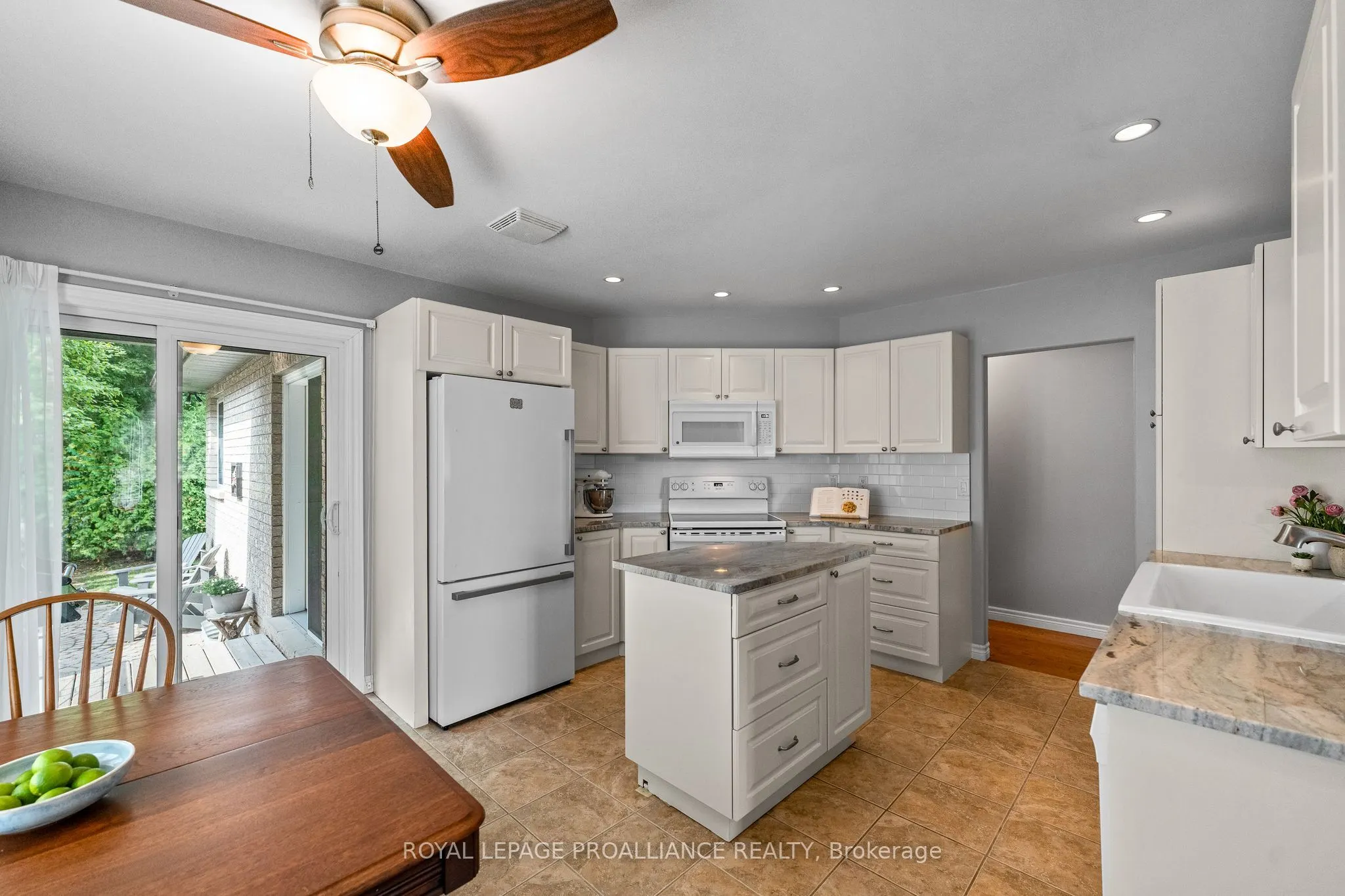 14 Edgewater Drive