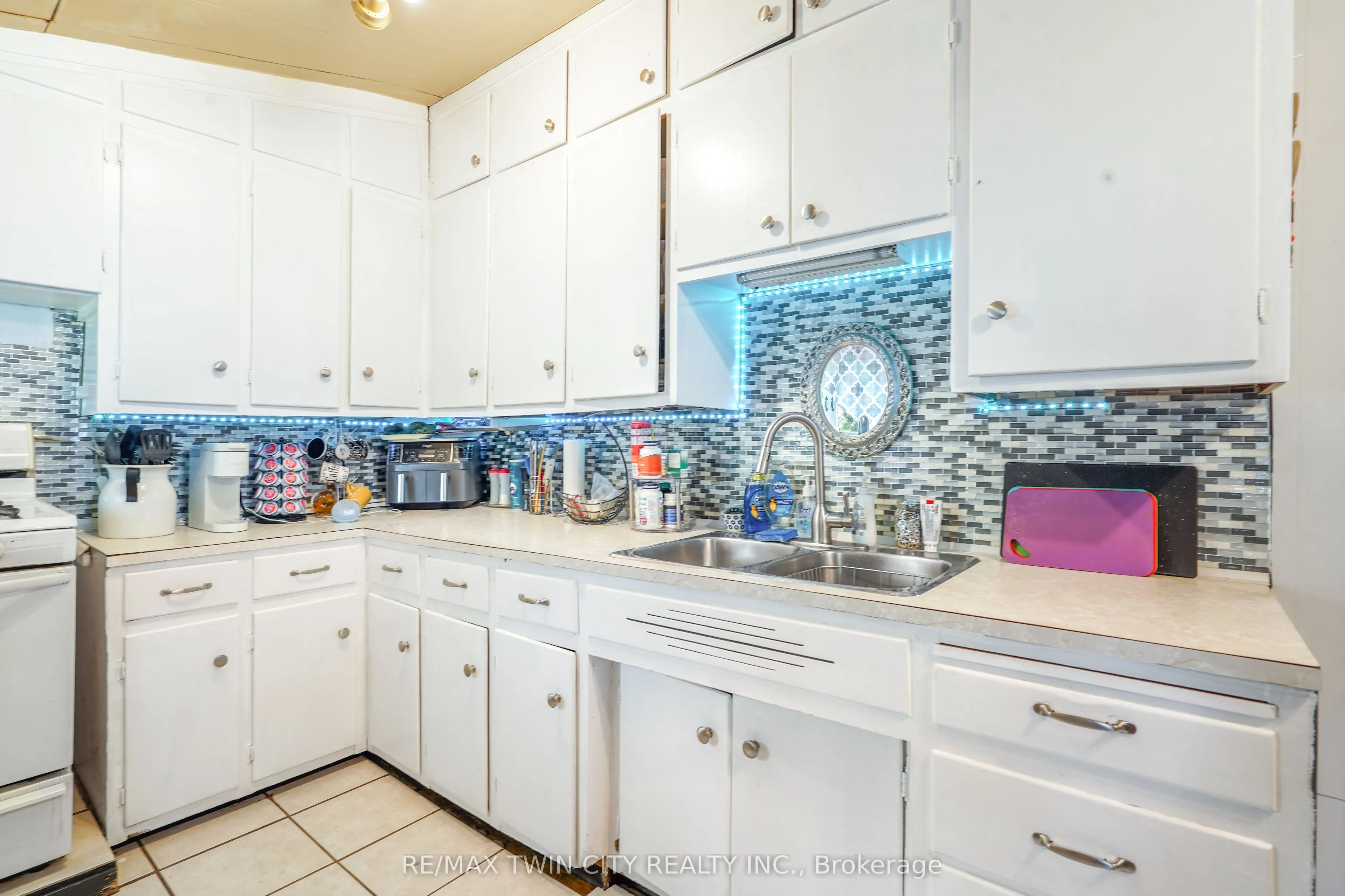 327 Sheridan Street