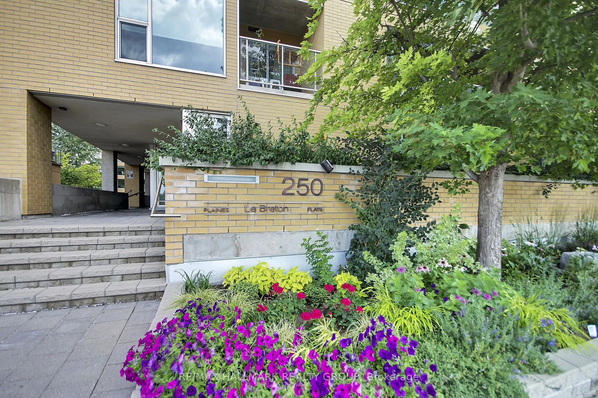 250 Lett Street, #1306