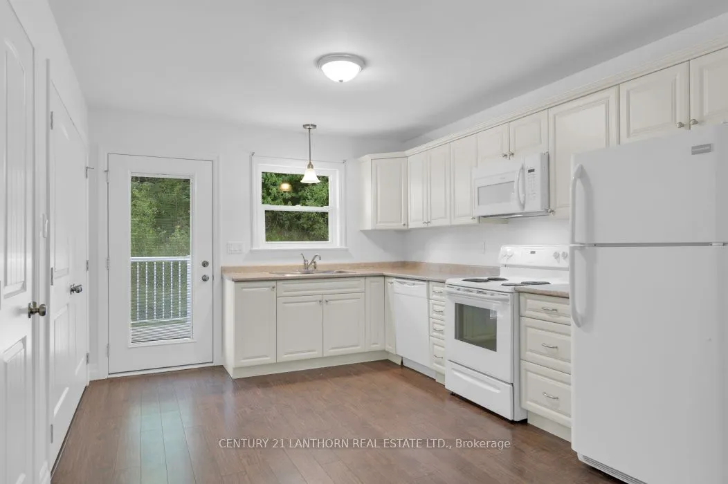 494 Metcalf Street, #14