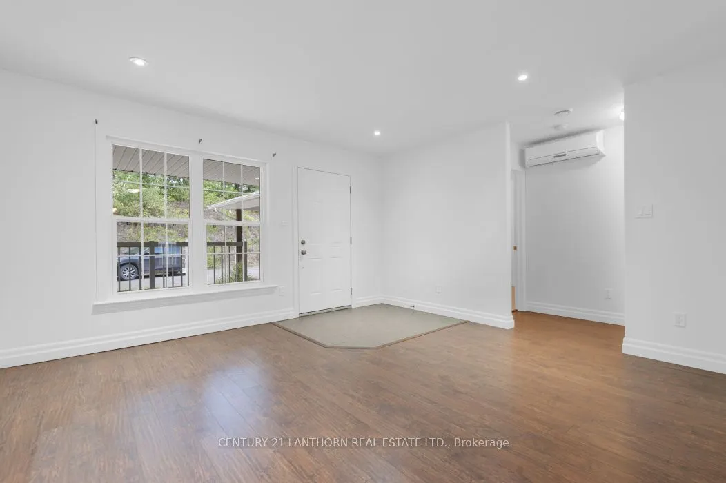 494 Metcalf Street, #14