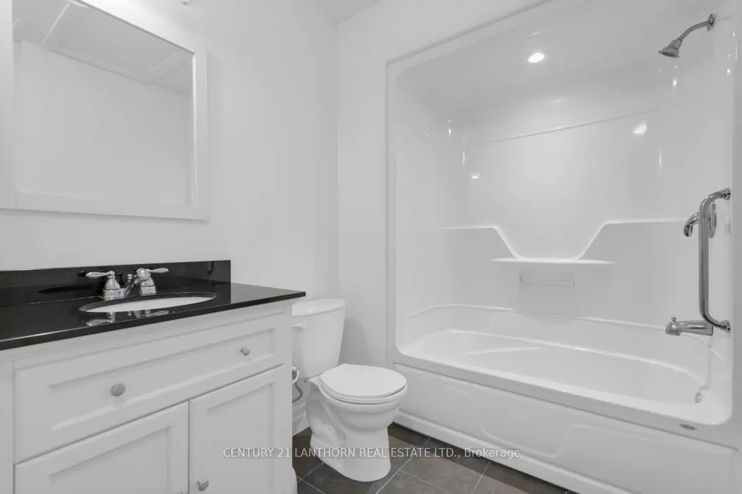 494 Metcalf Street, #14