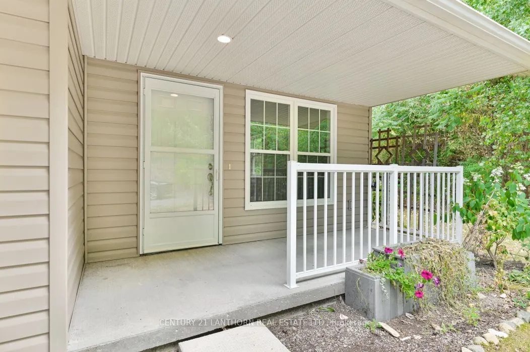 494 Metcalf Street, #14