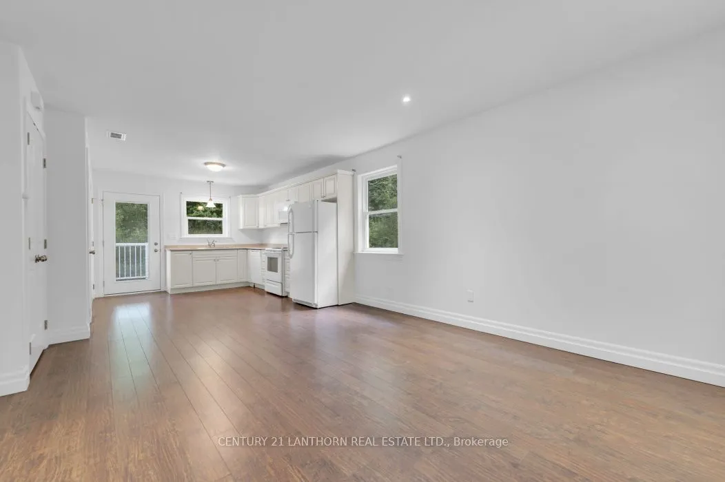 494 Metcalf Street, #14