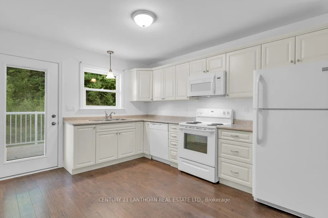494 Metcalf Street, #14