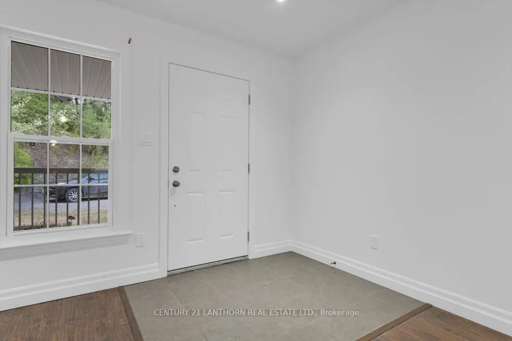 494 Metcalf Street, #14