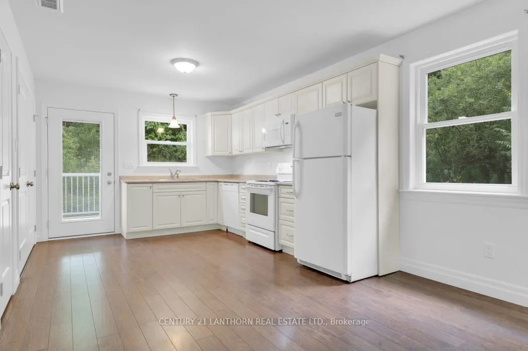 494 Metcalf Street, #14