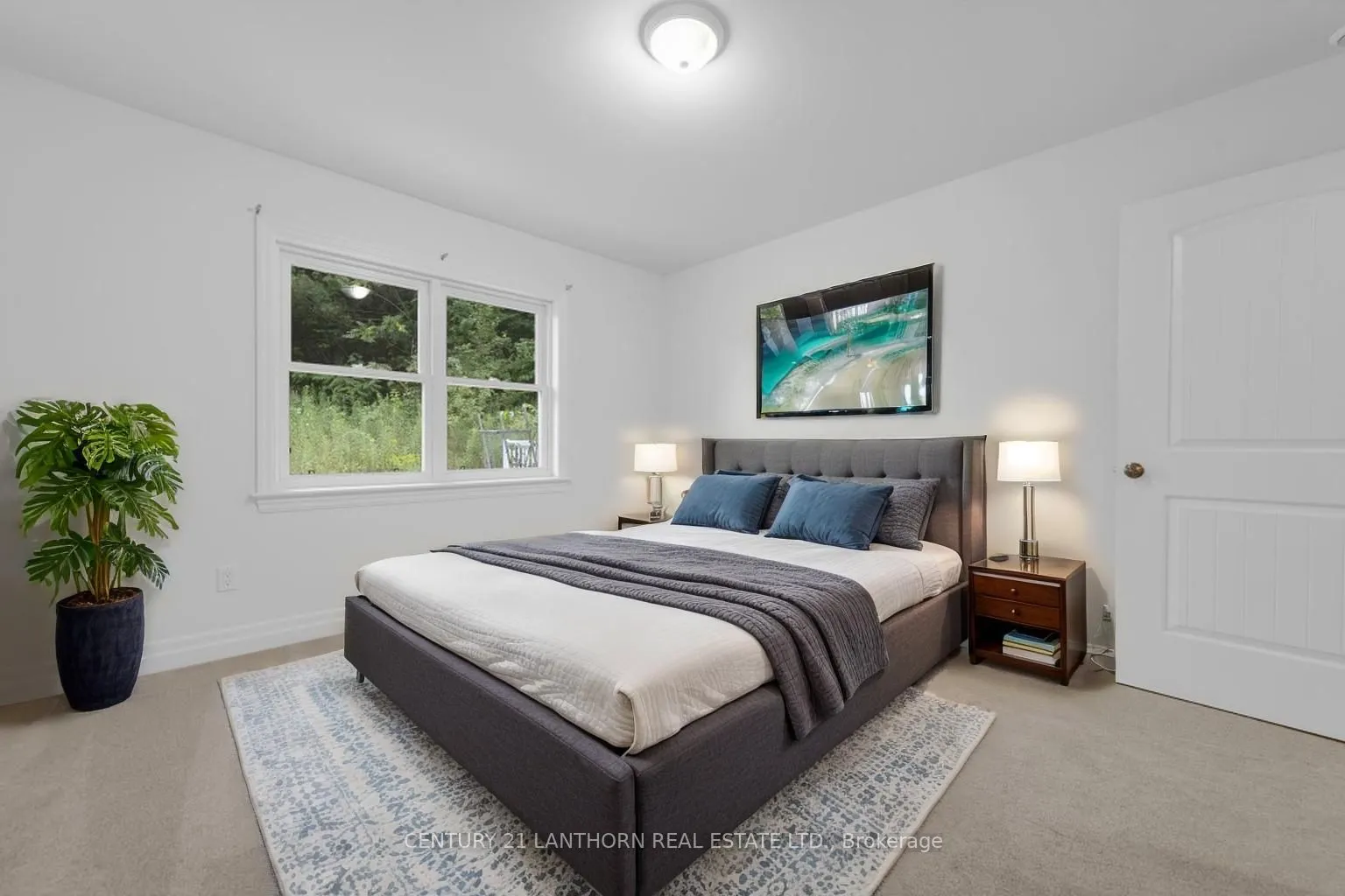494 Metcalf Street, #14