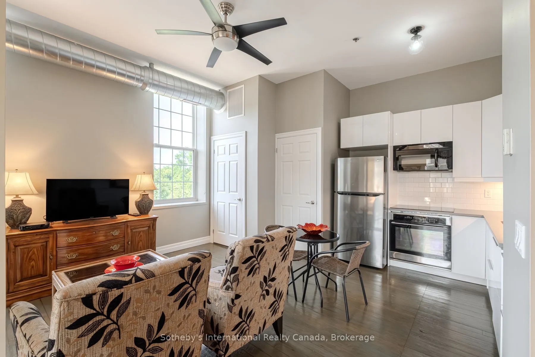 140 West River Street, #402