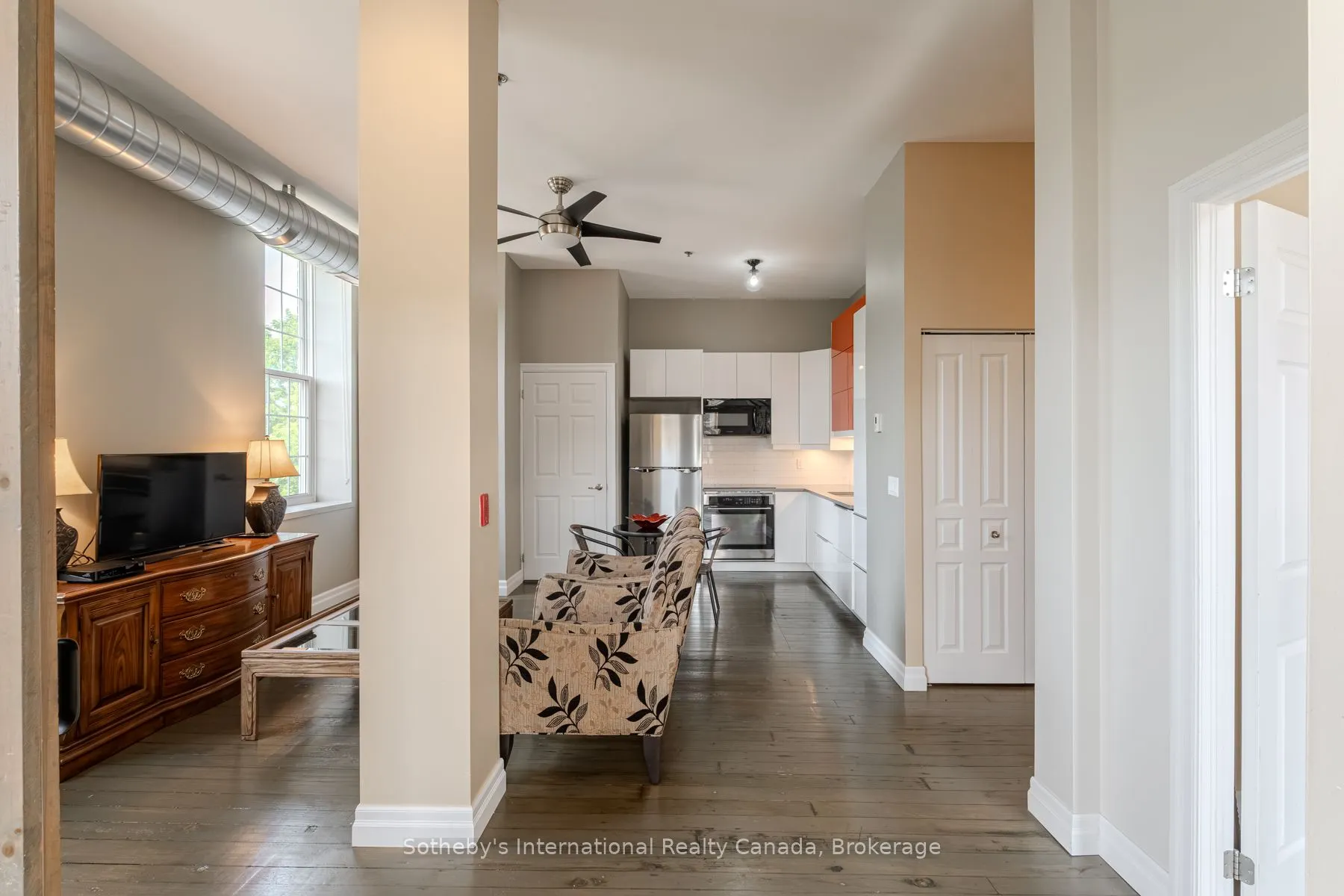 140 West River Street, #402