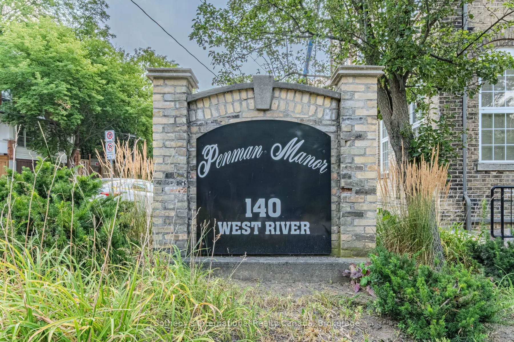 140 West River Street, #402