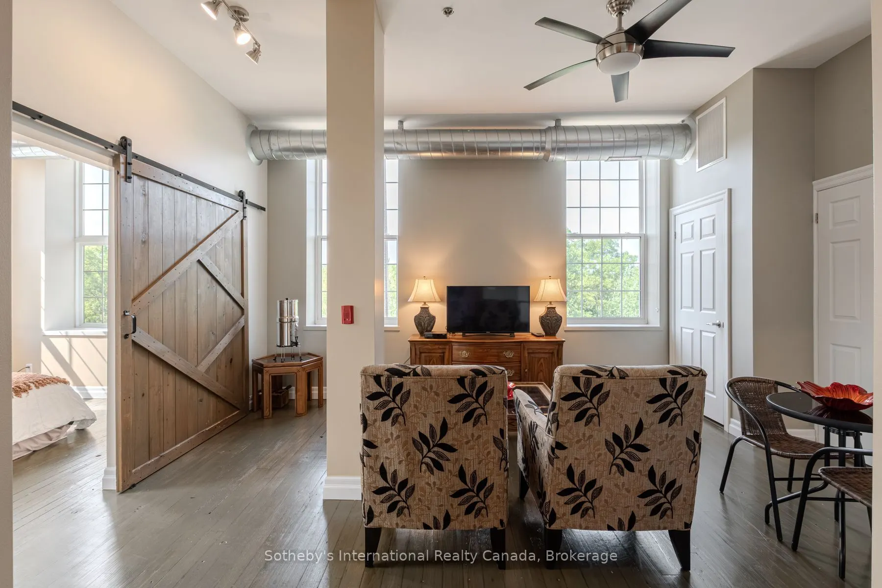 140 West River Street, #402