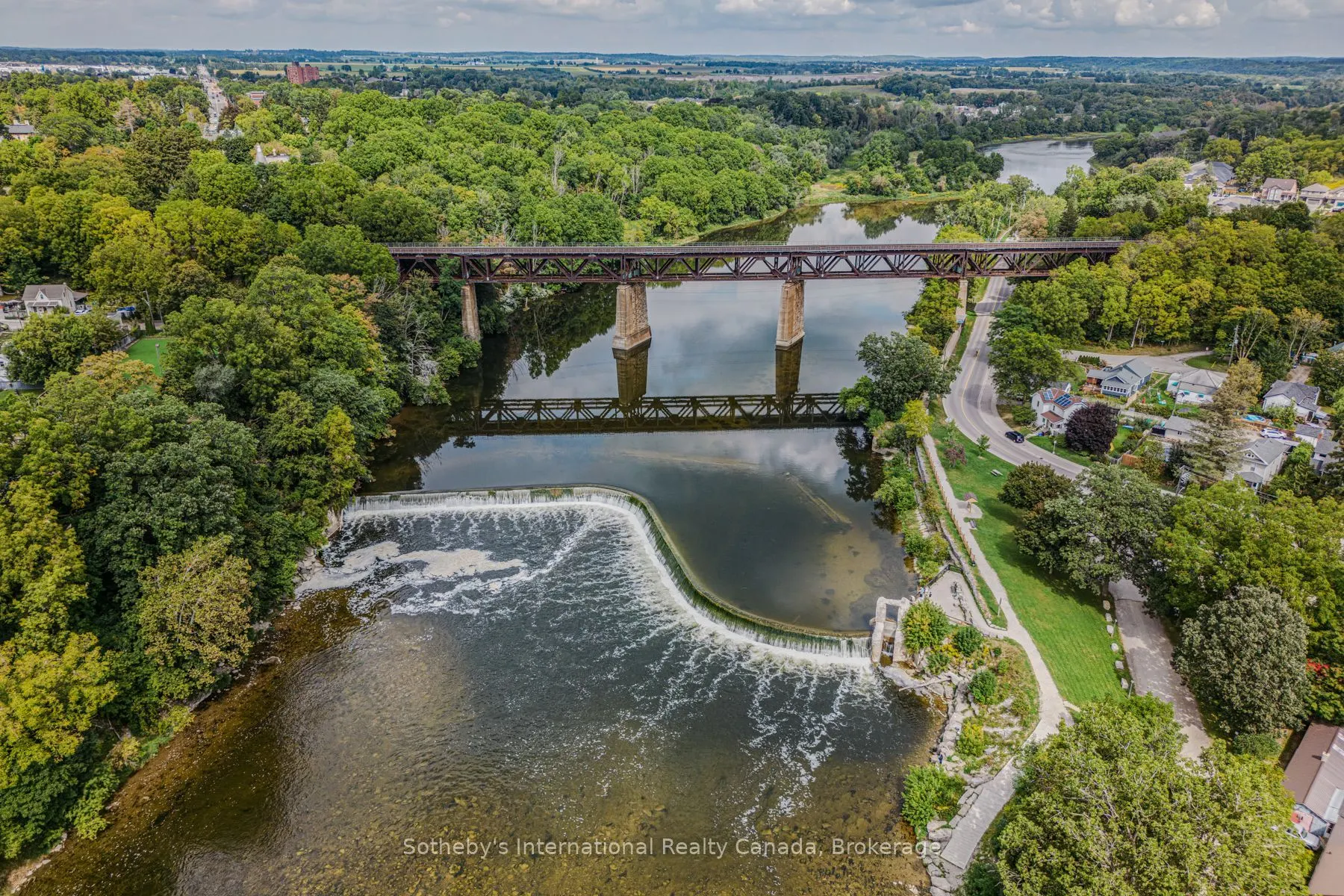 140 West River Street, #402