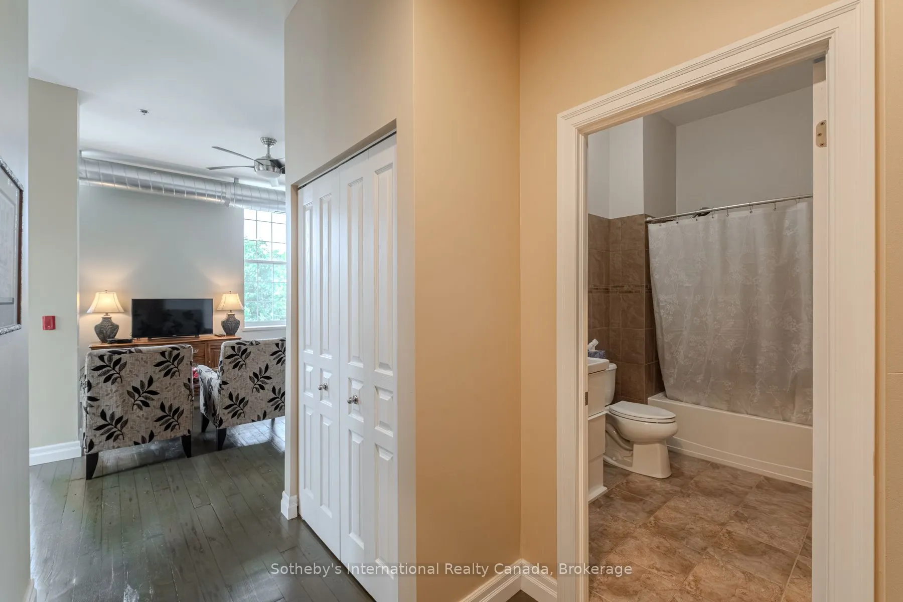 140 West River Street, #402