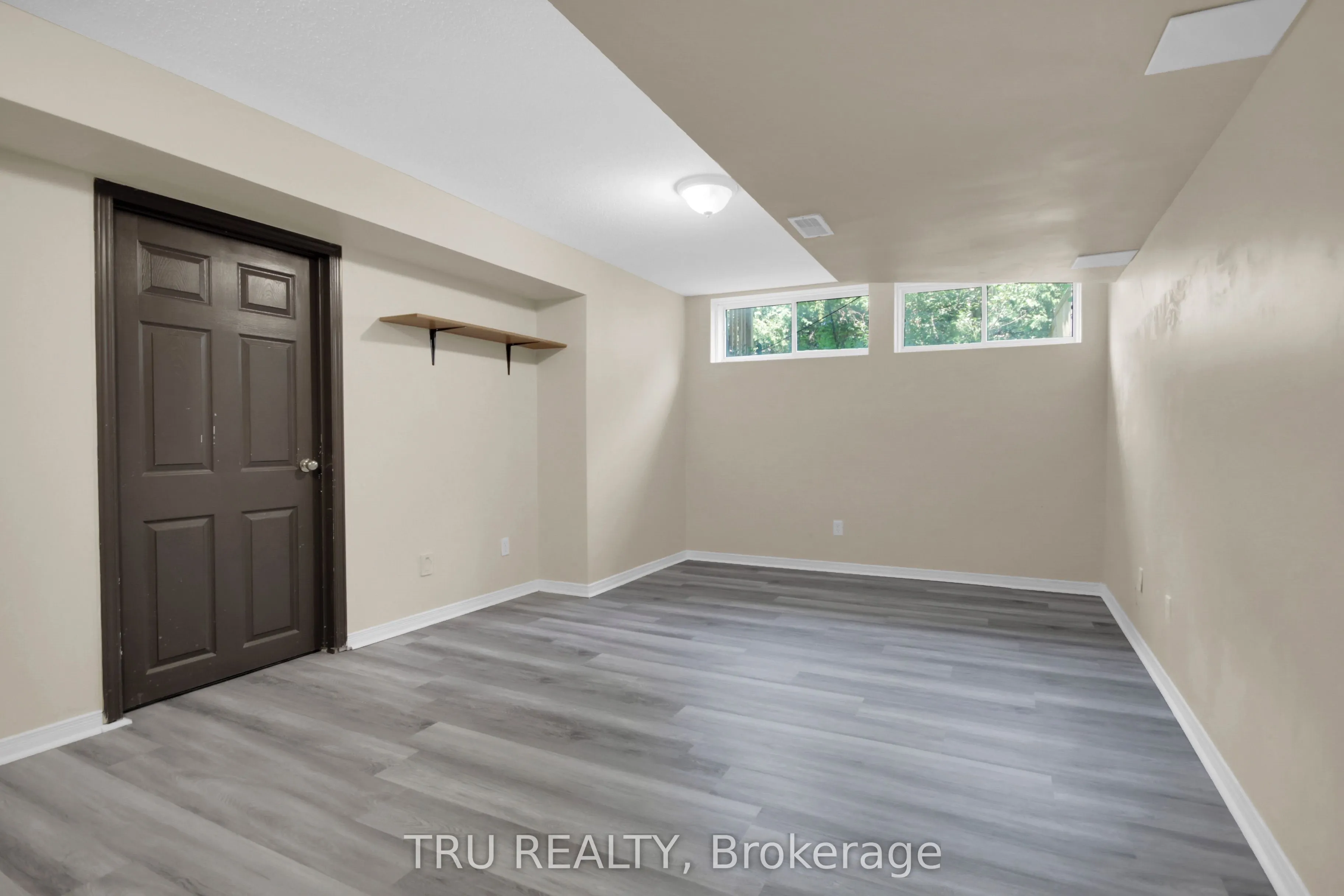 133 Kinross Private