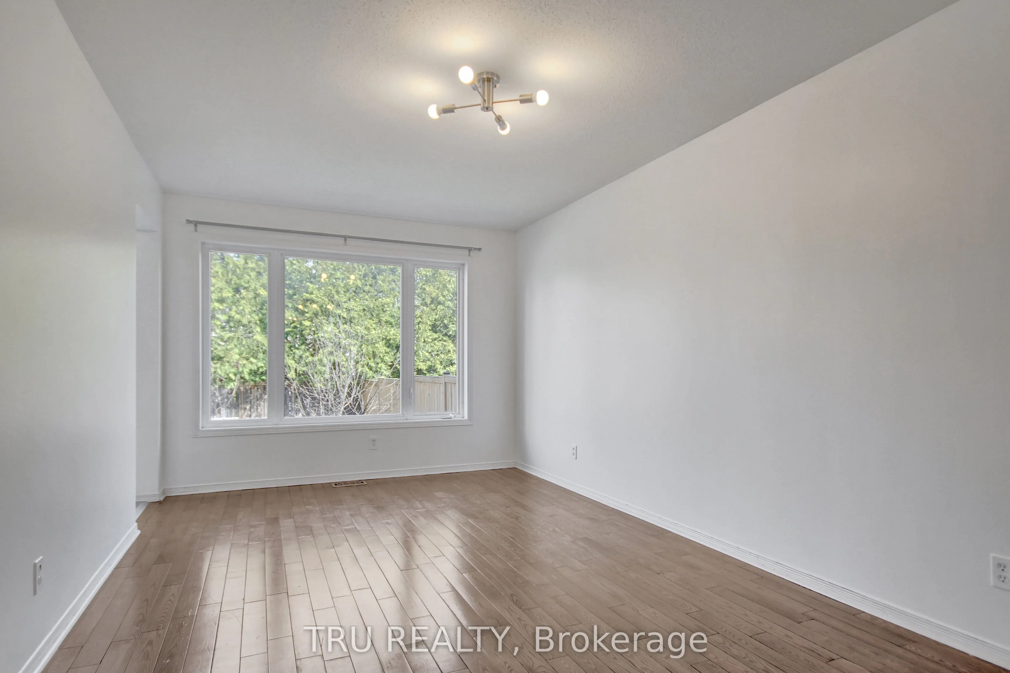 133 Kinross Private
