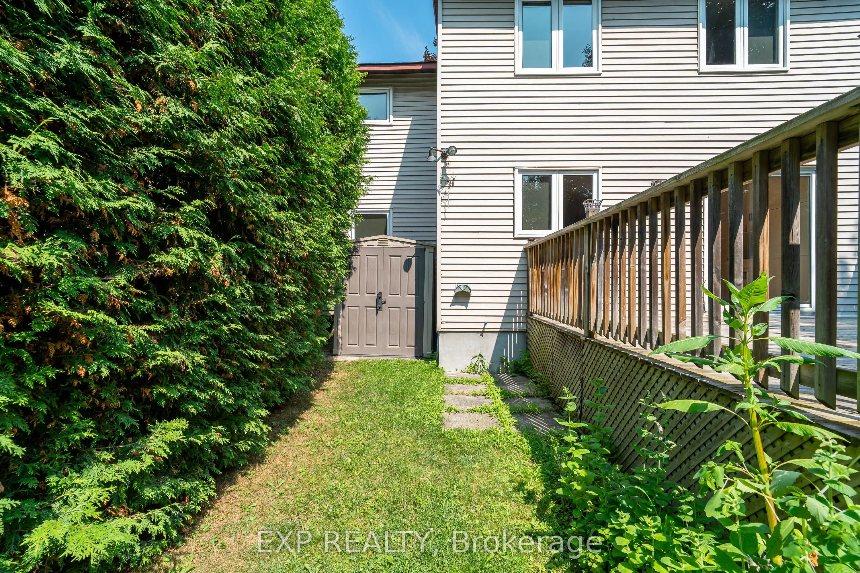 80 Coolspring Crescent