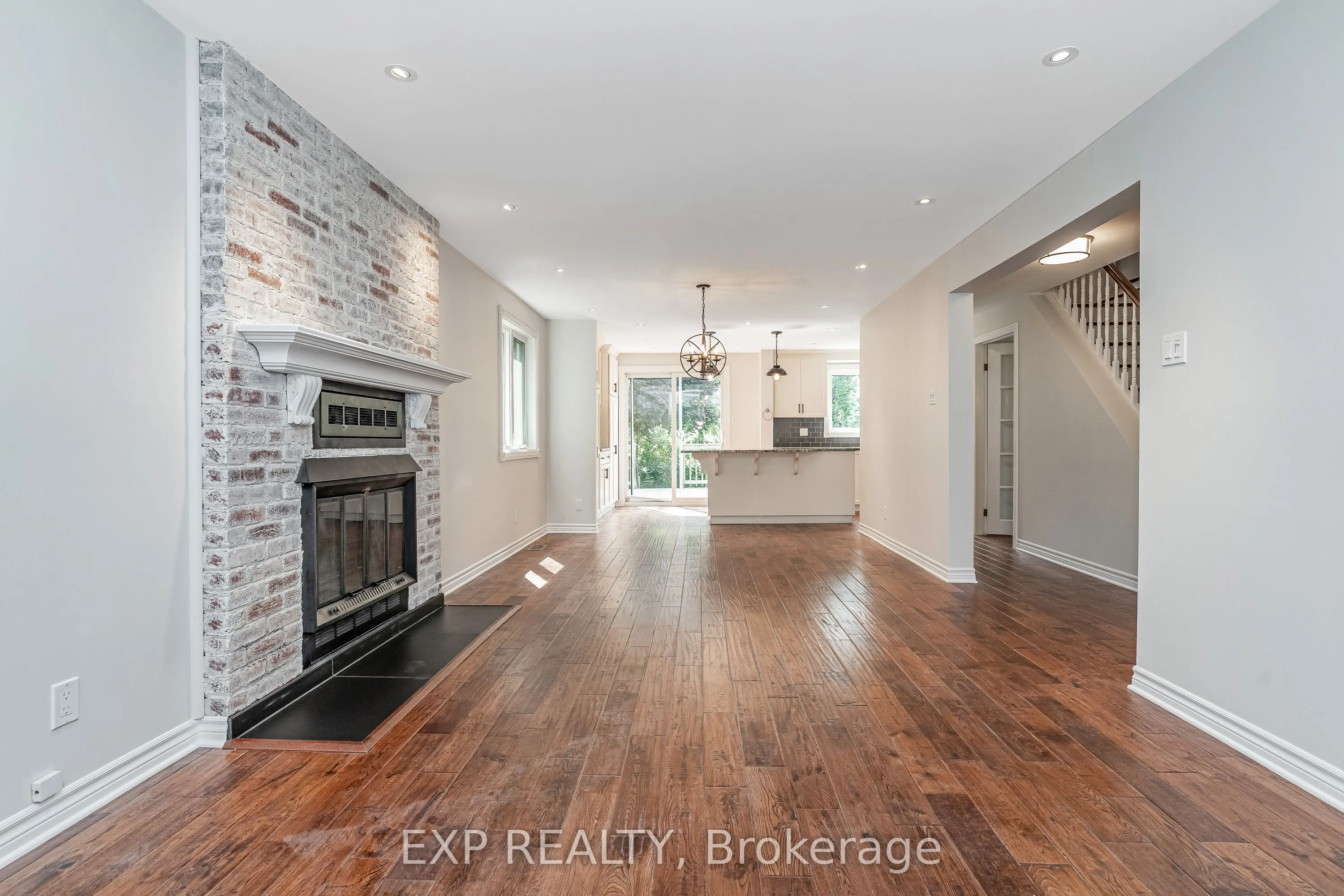 80 Coolspring Crescent