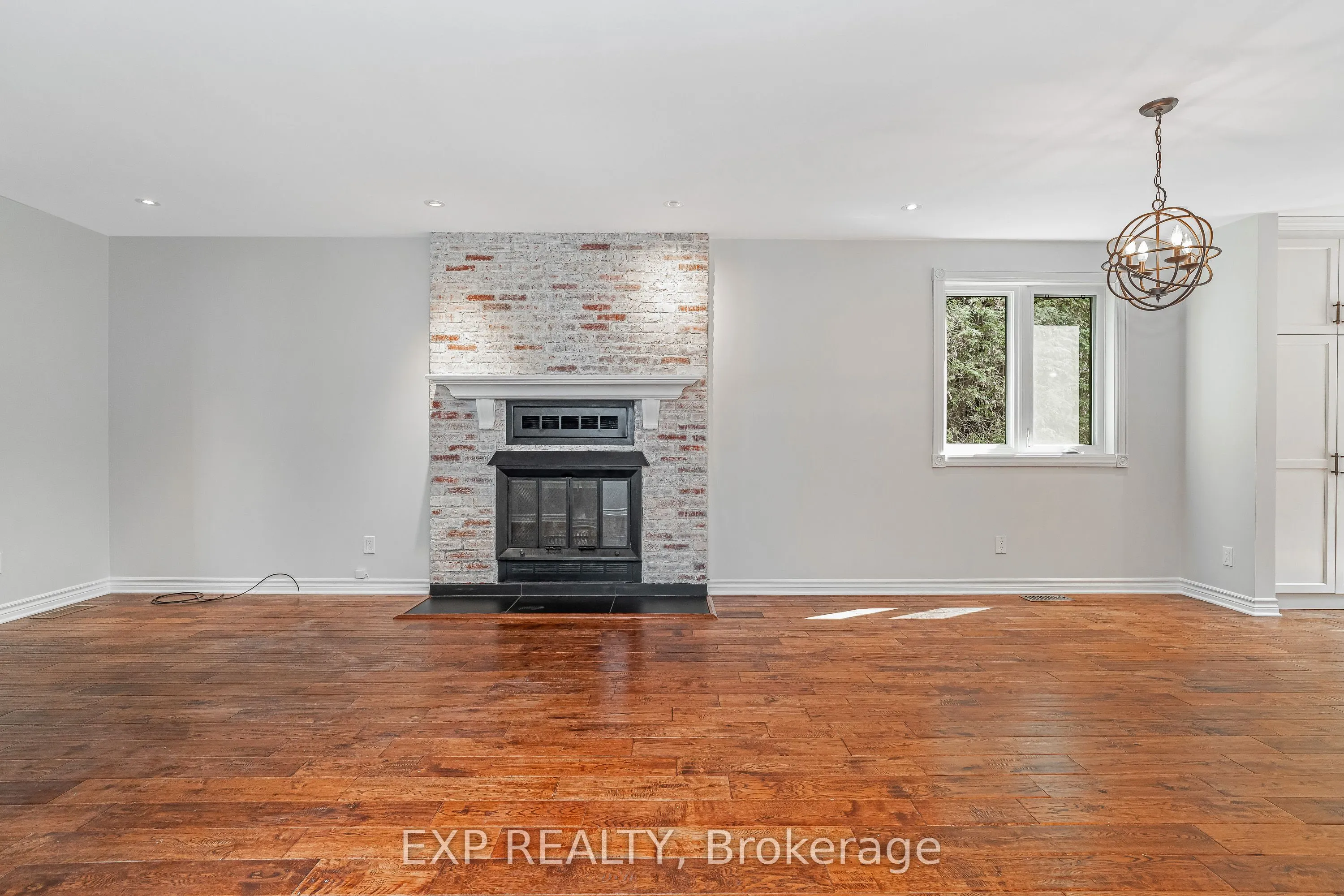 80 Coolspring Crescent