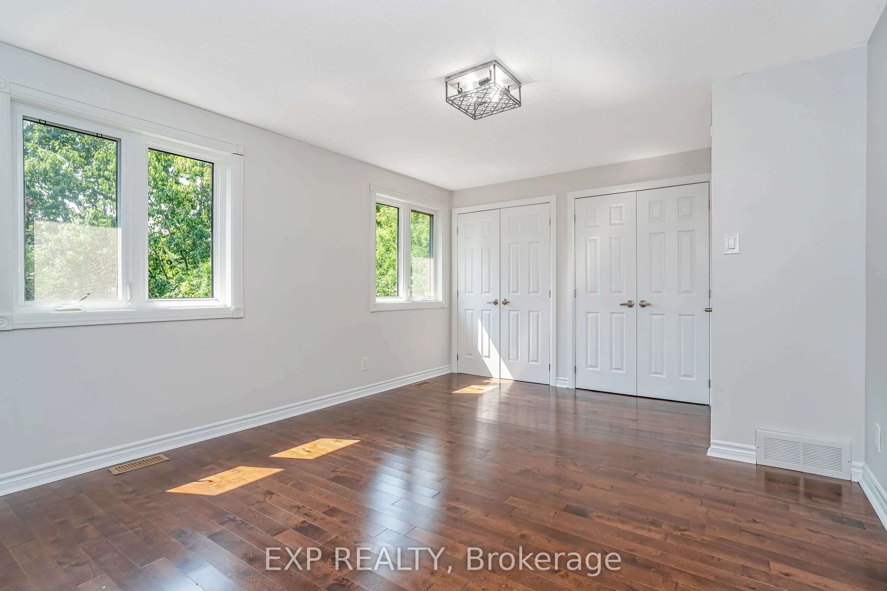 80 Coolspring Crescent