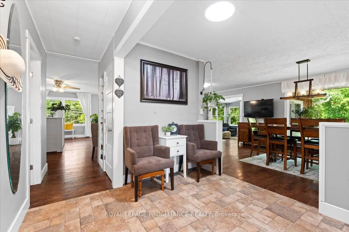 122 Spring Street E