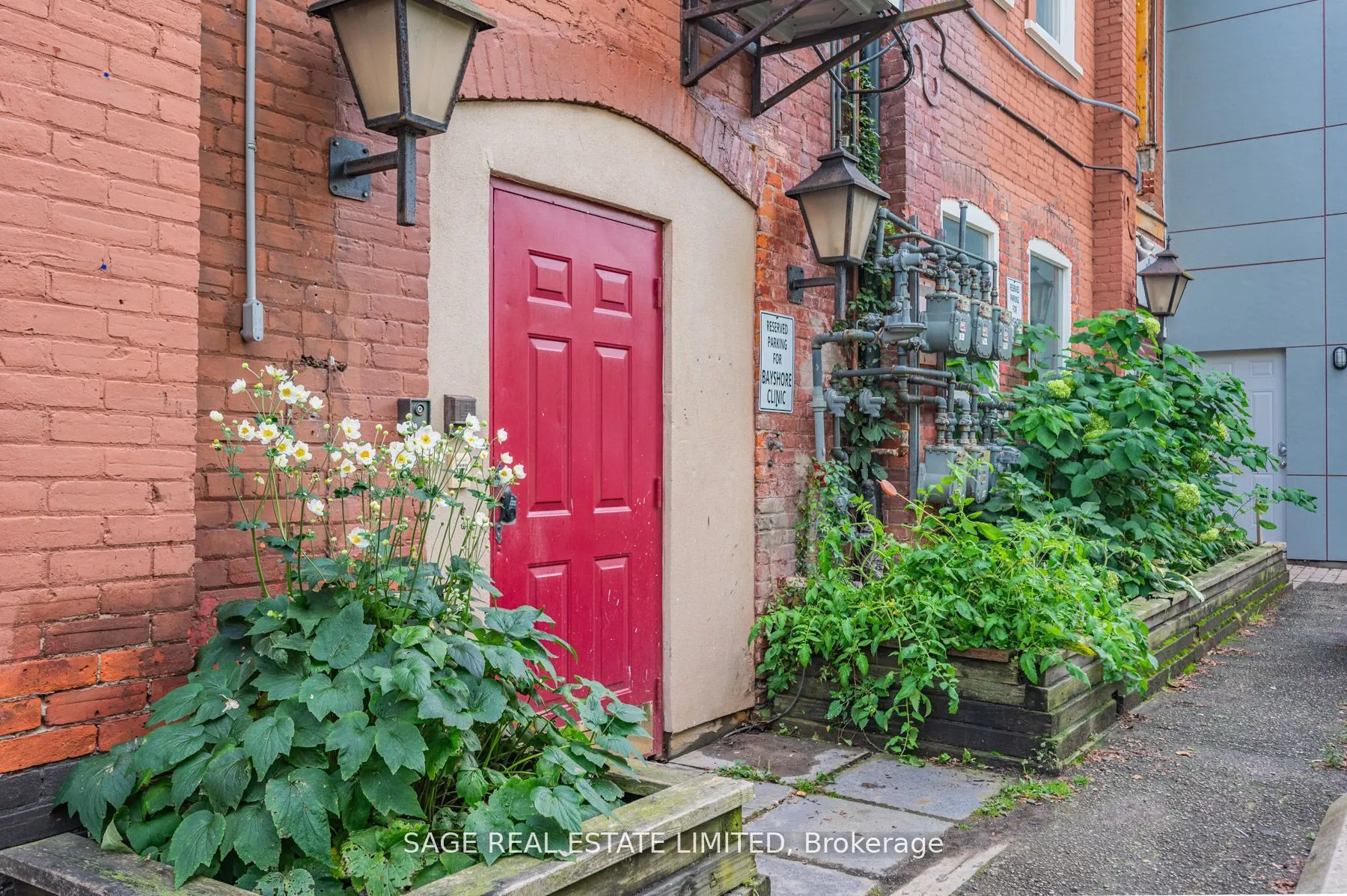 14 Cross Street, #10