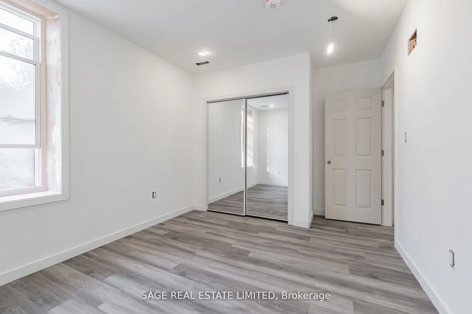 14 Cross Street, #10