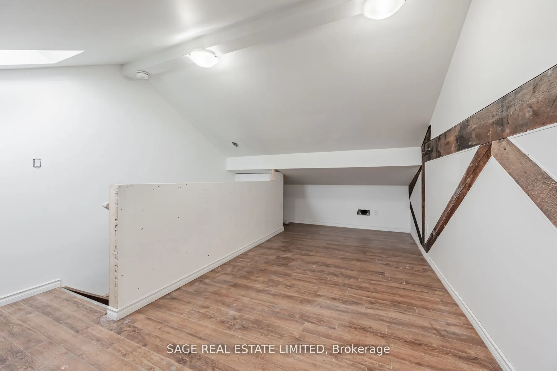14 Cross Street, #10