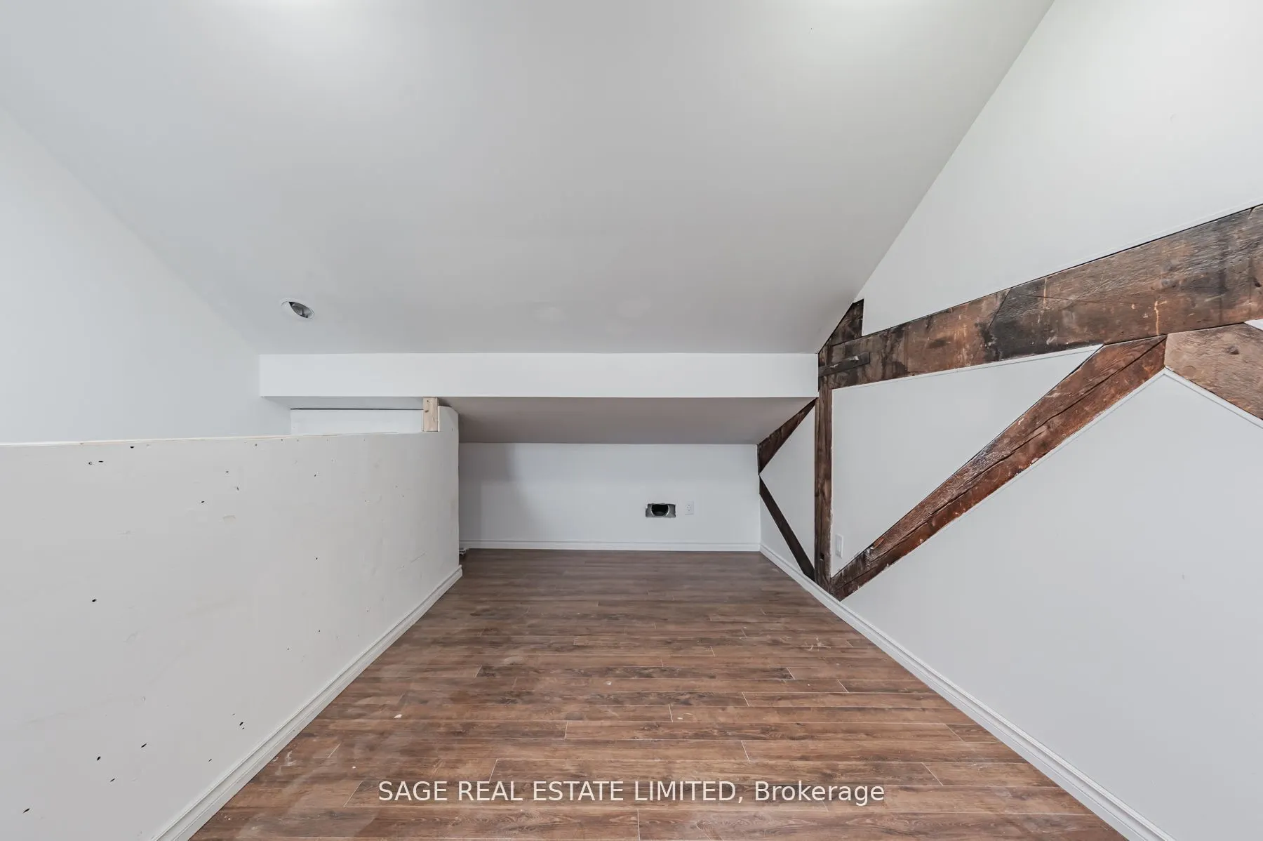 14 Cross Street, #10