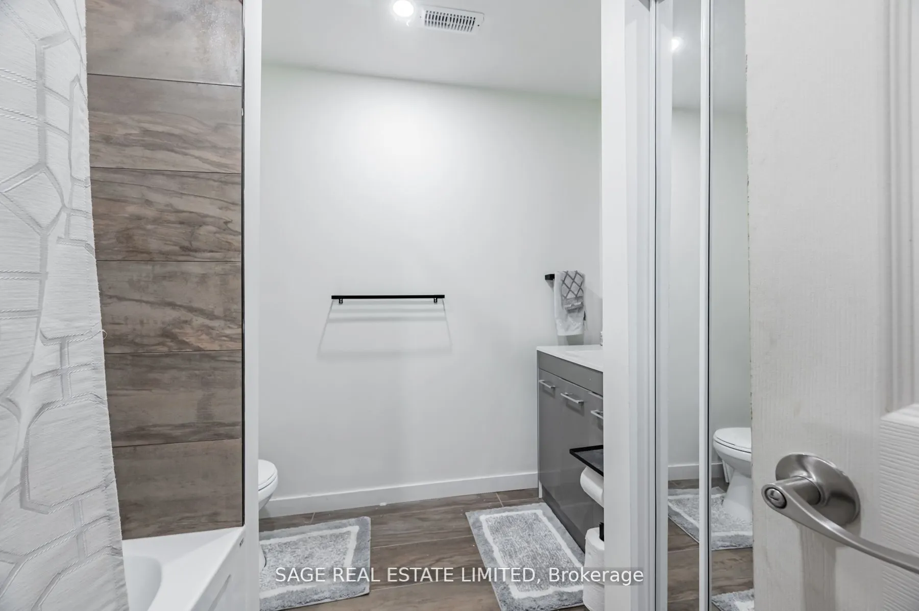 14 Cross Street, #10