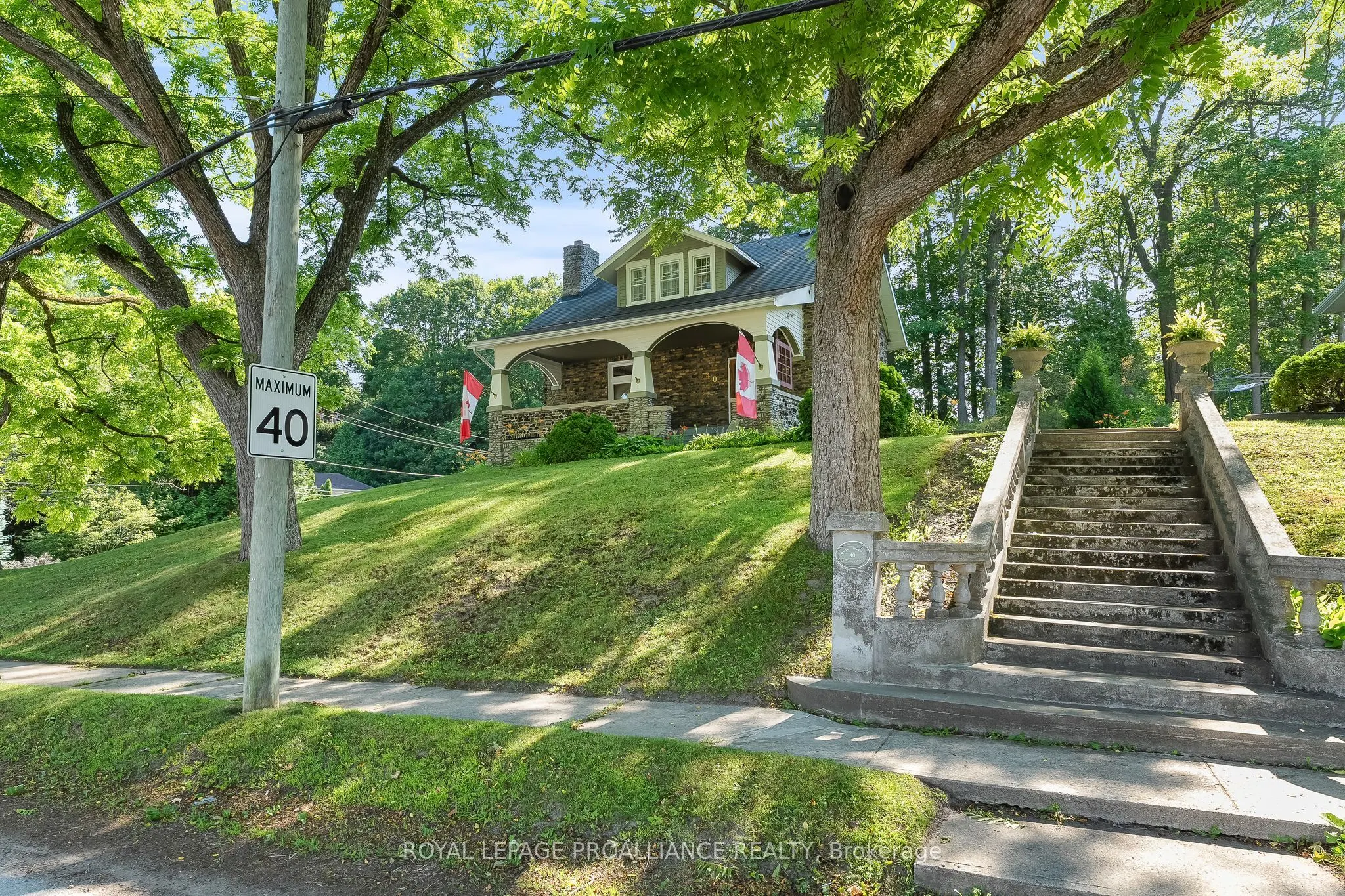 40 Pine Street S