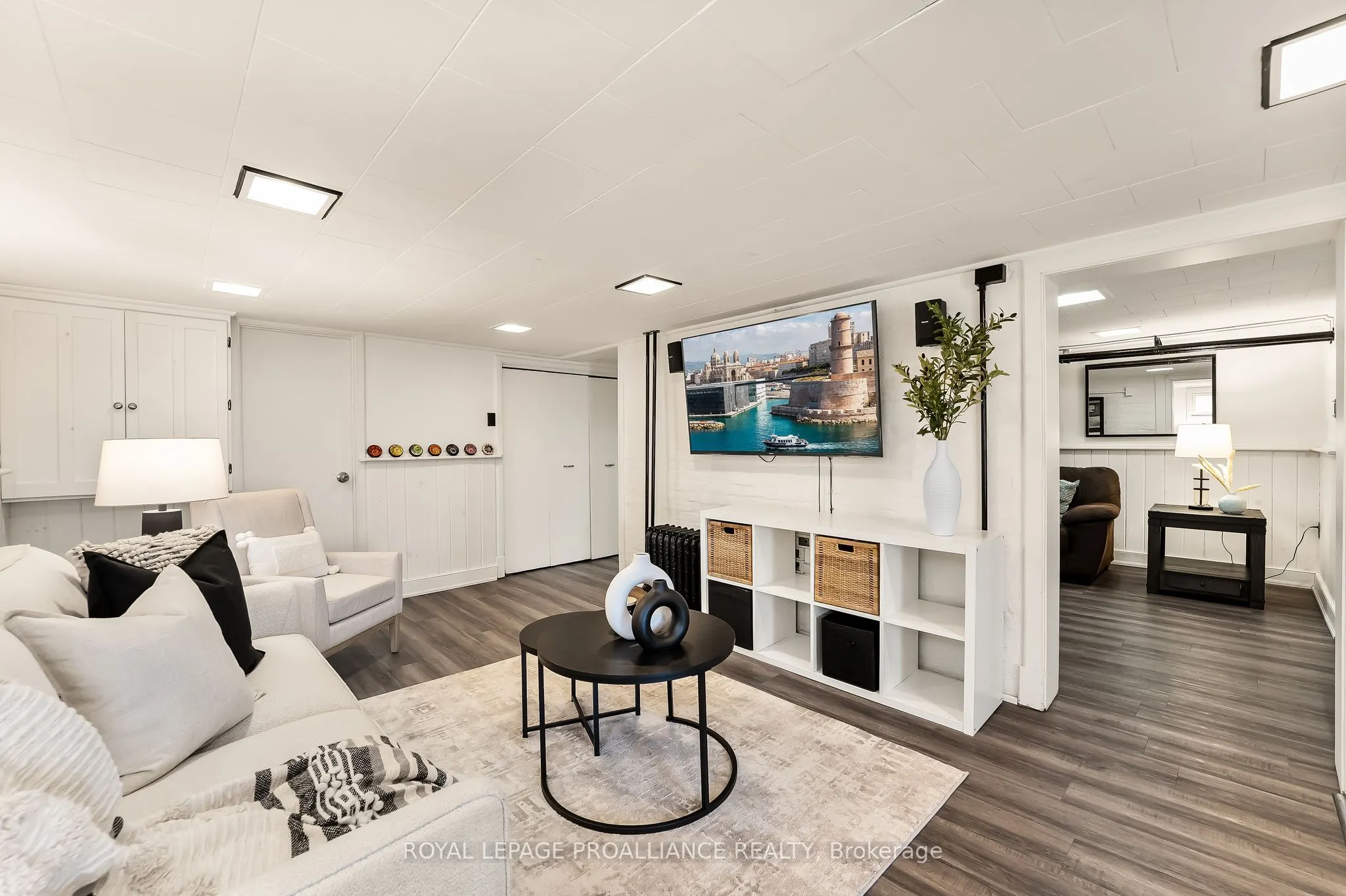 40 Pine Street S