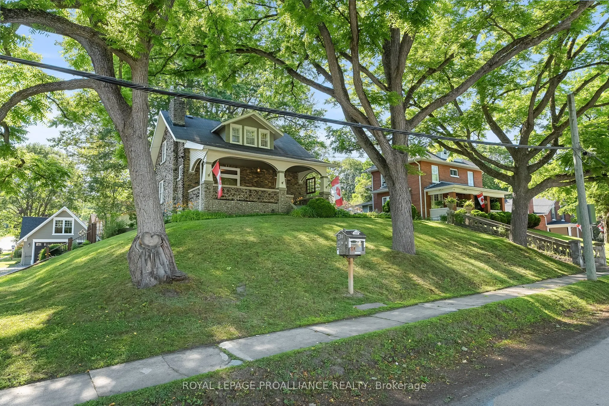 40 Pine Street S