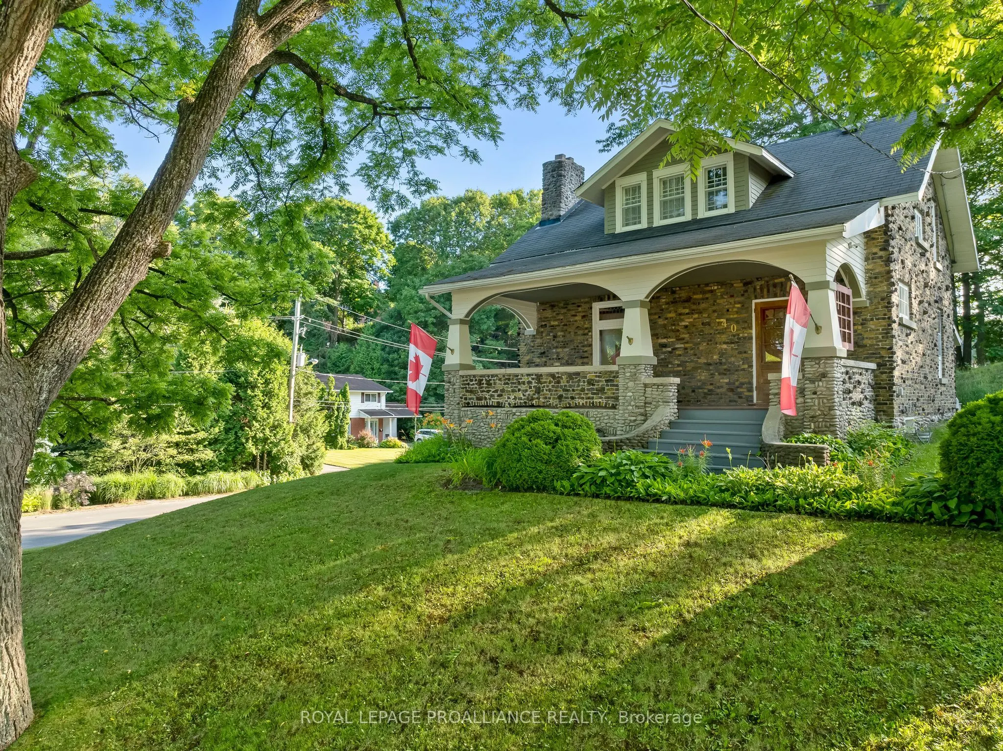 40 Pine Street S
