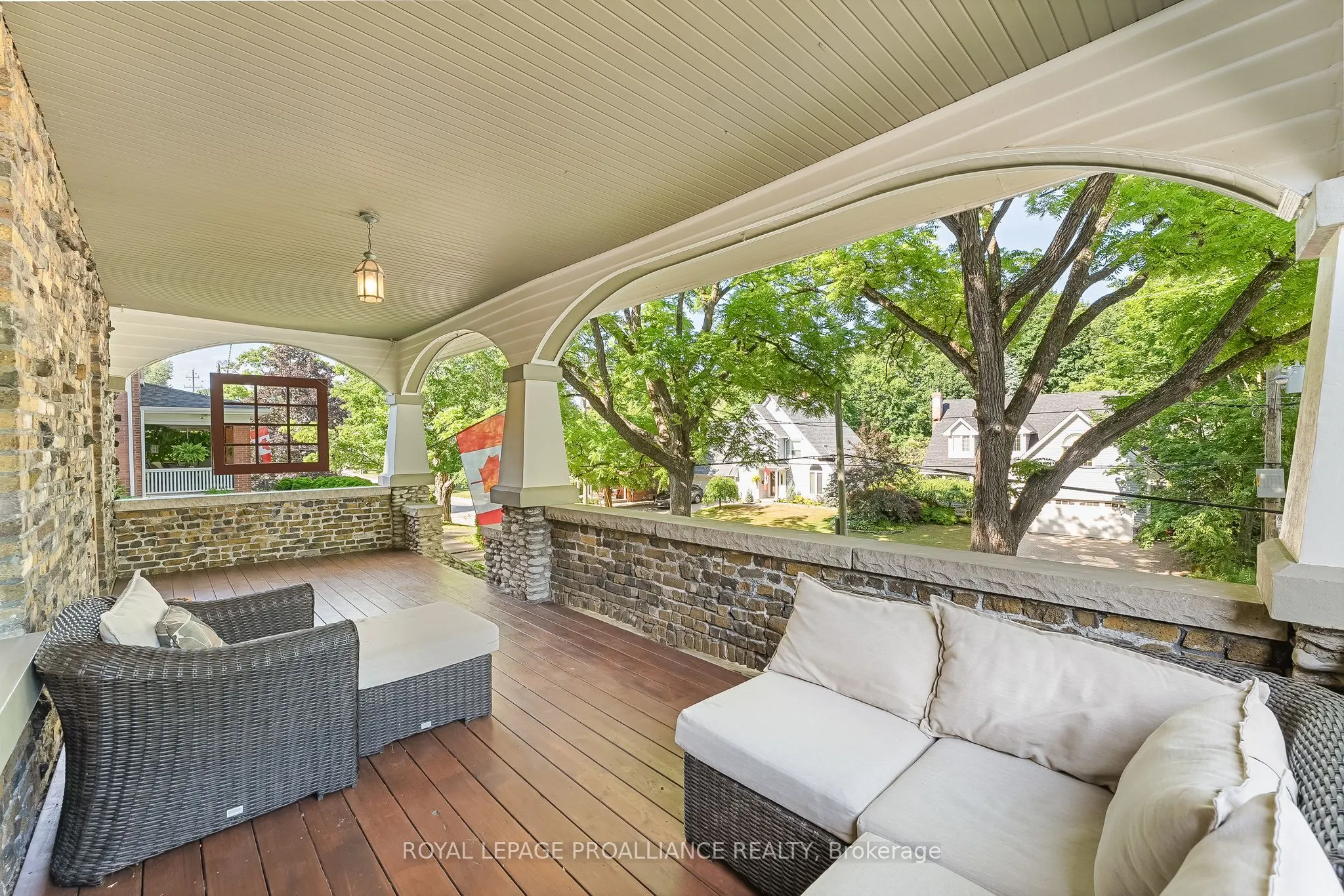 40 Pine Street S