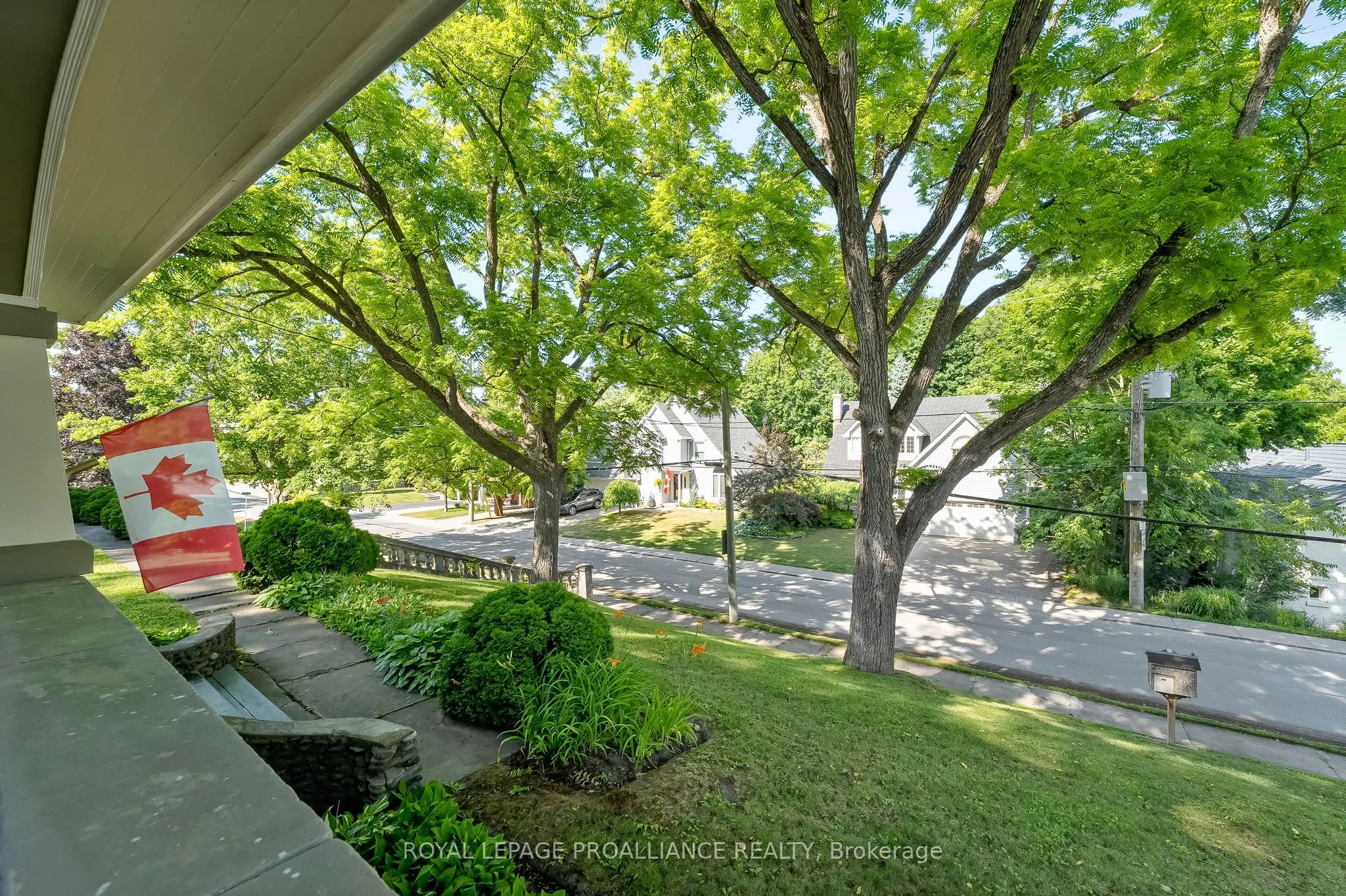 40 Pine Street S
