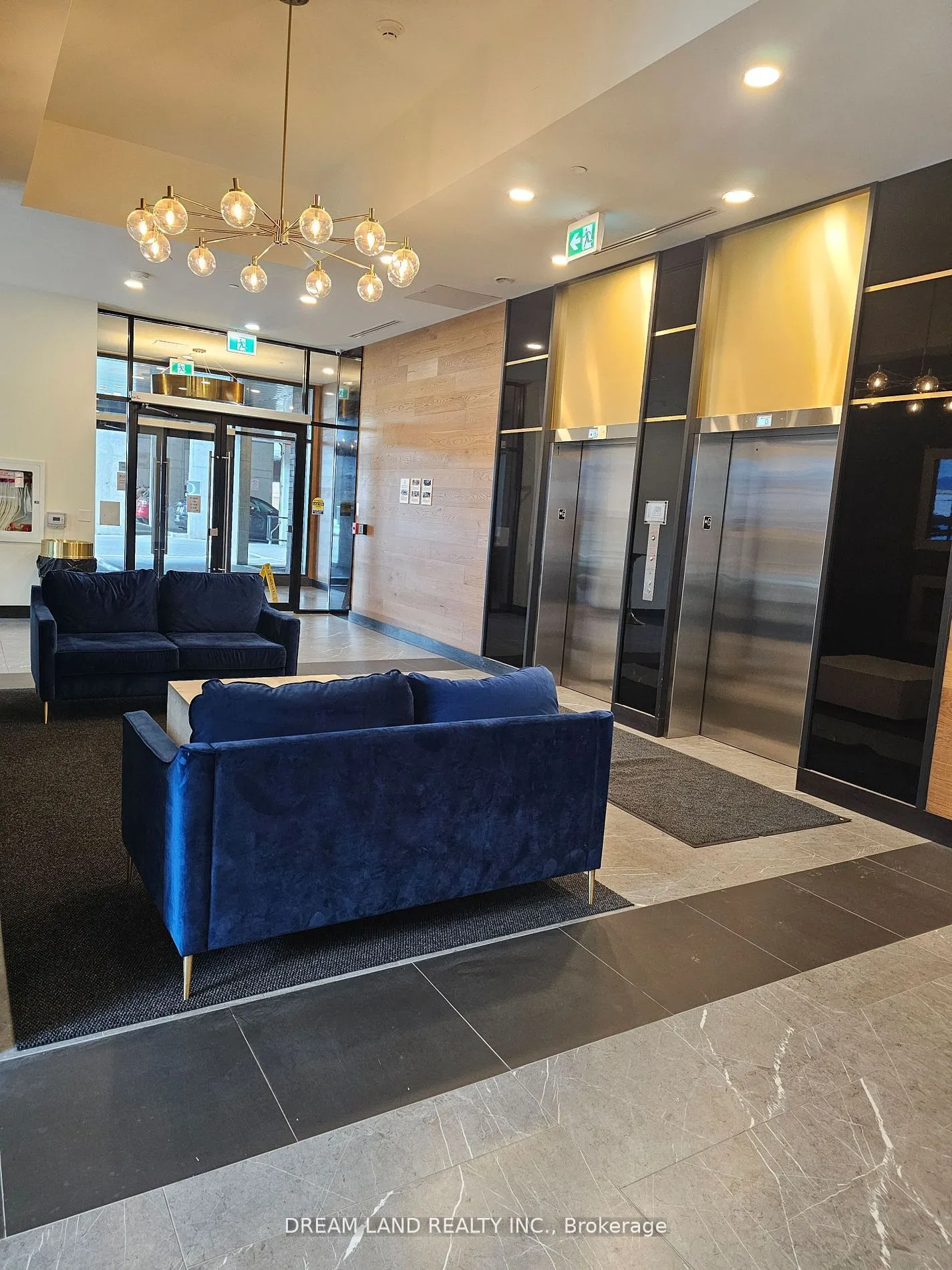 145 Columbia Street W, #1035