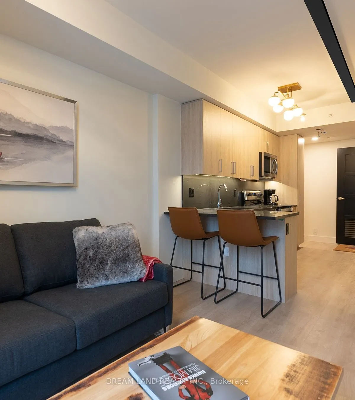 145 Columbia Street W, #1035
