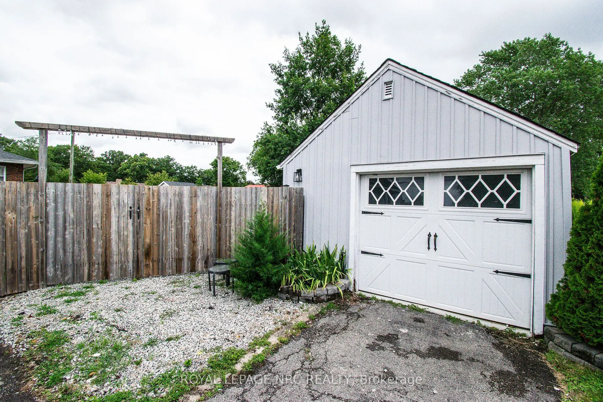 188 West Side Road