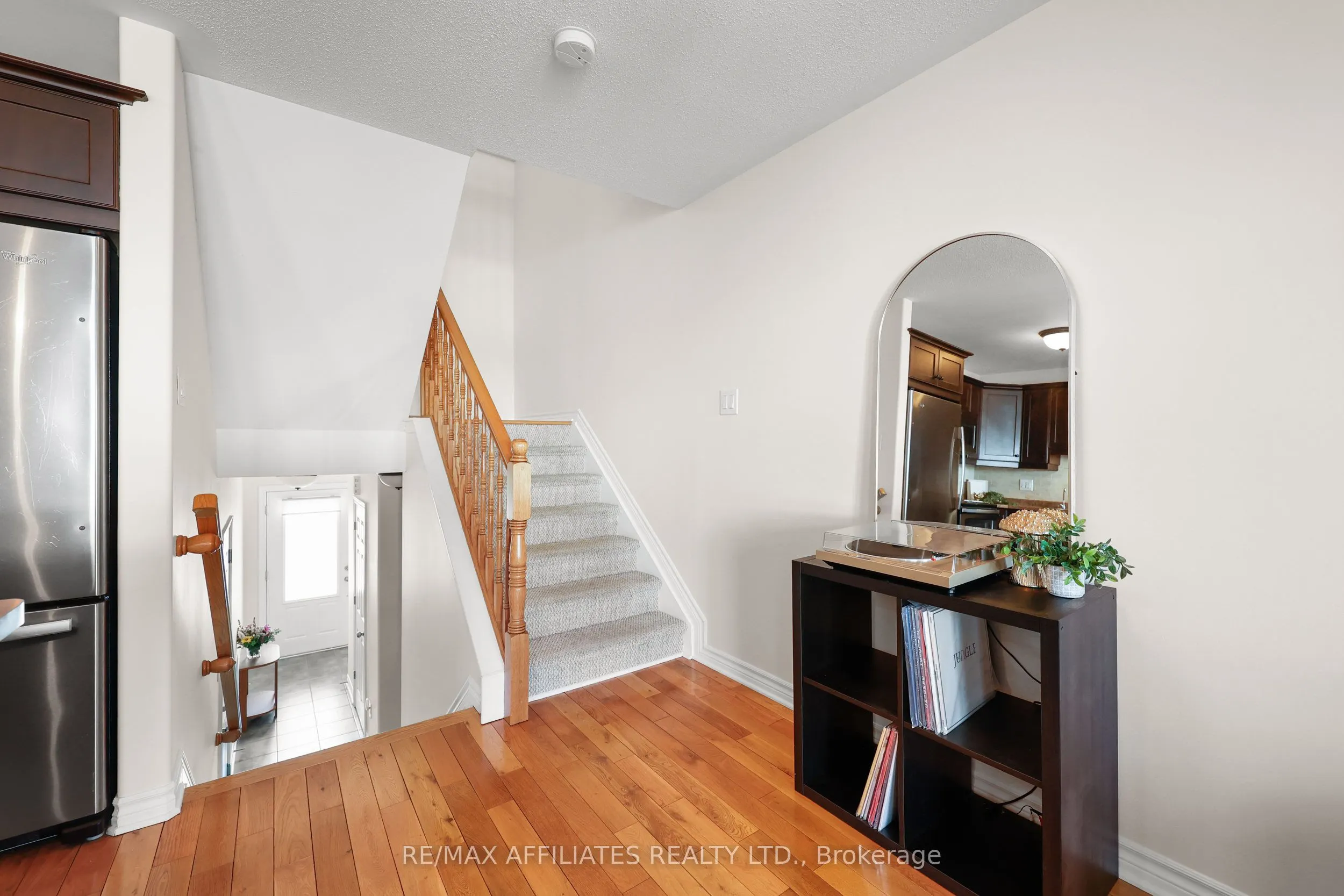 386 Ann Street