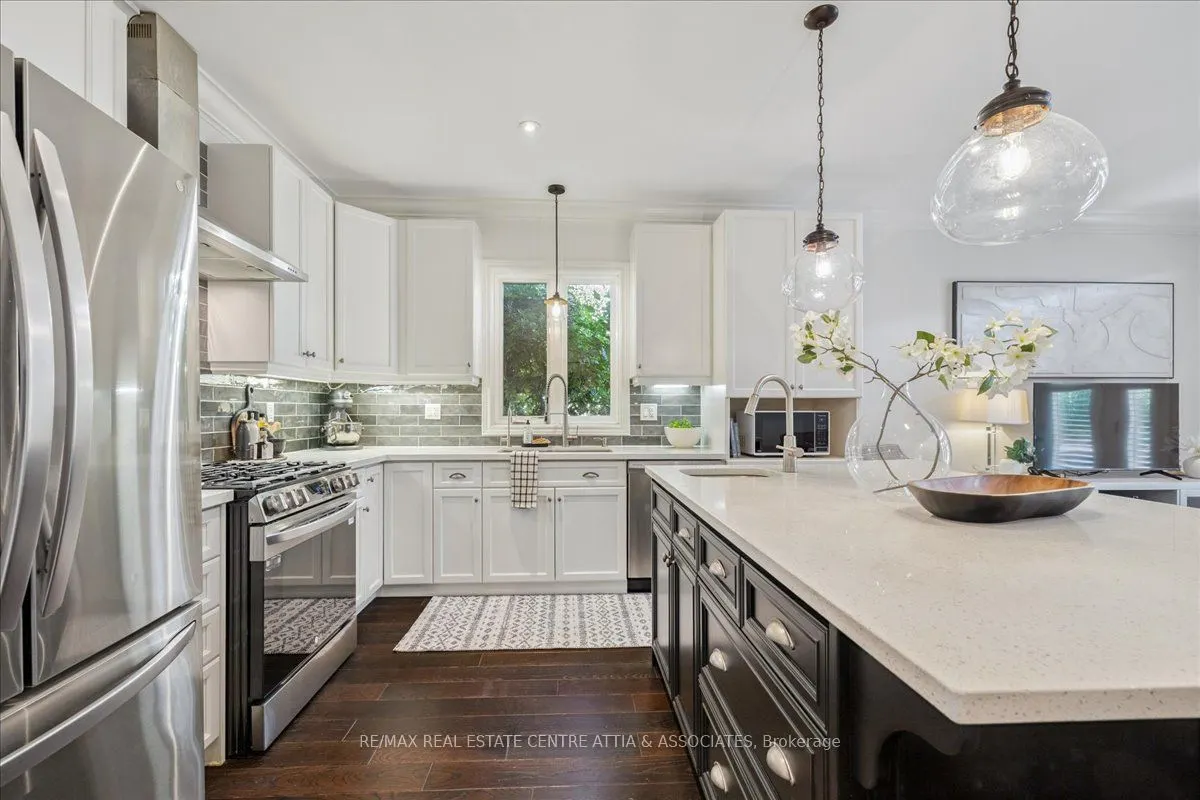 4876 Allan Court