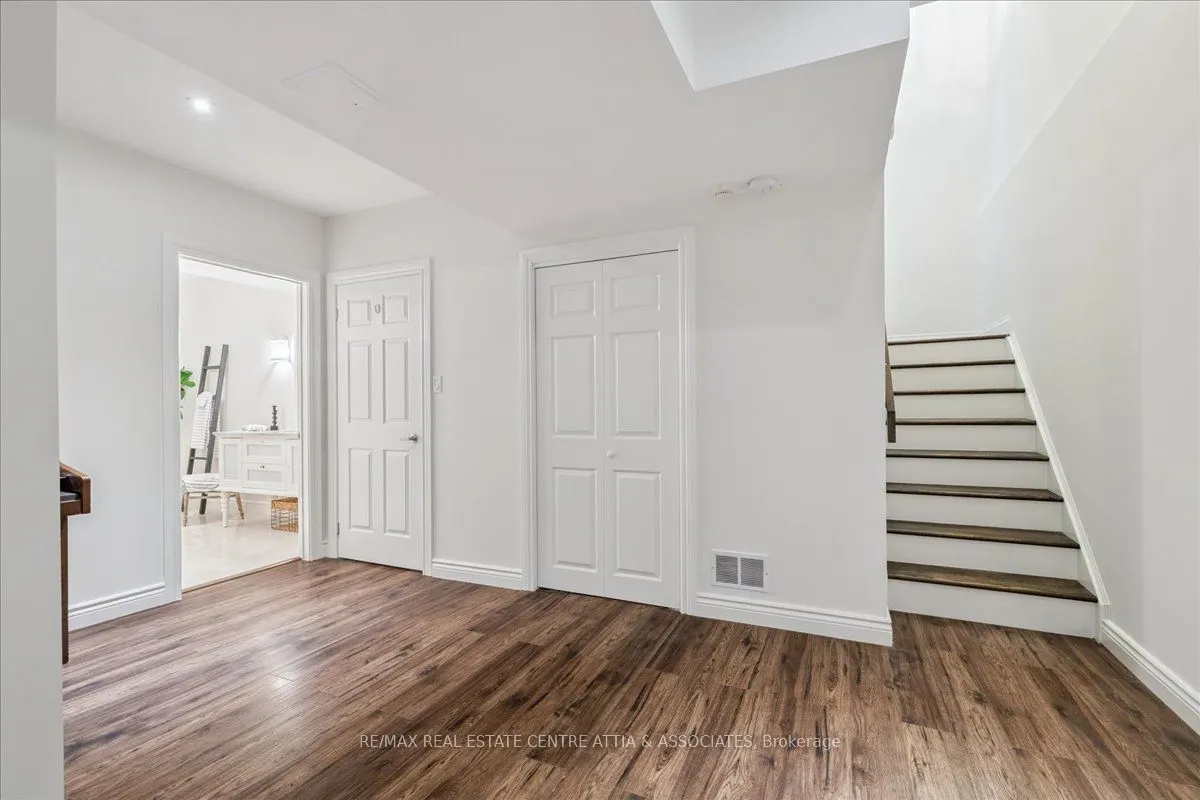 4876 Allan Court