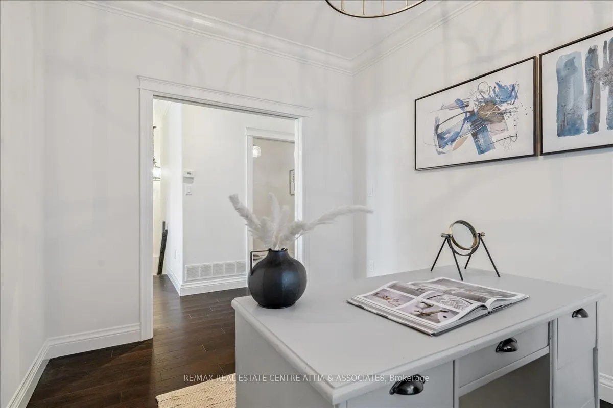 4876 Allan Court