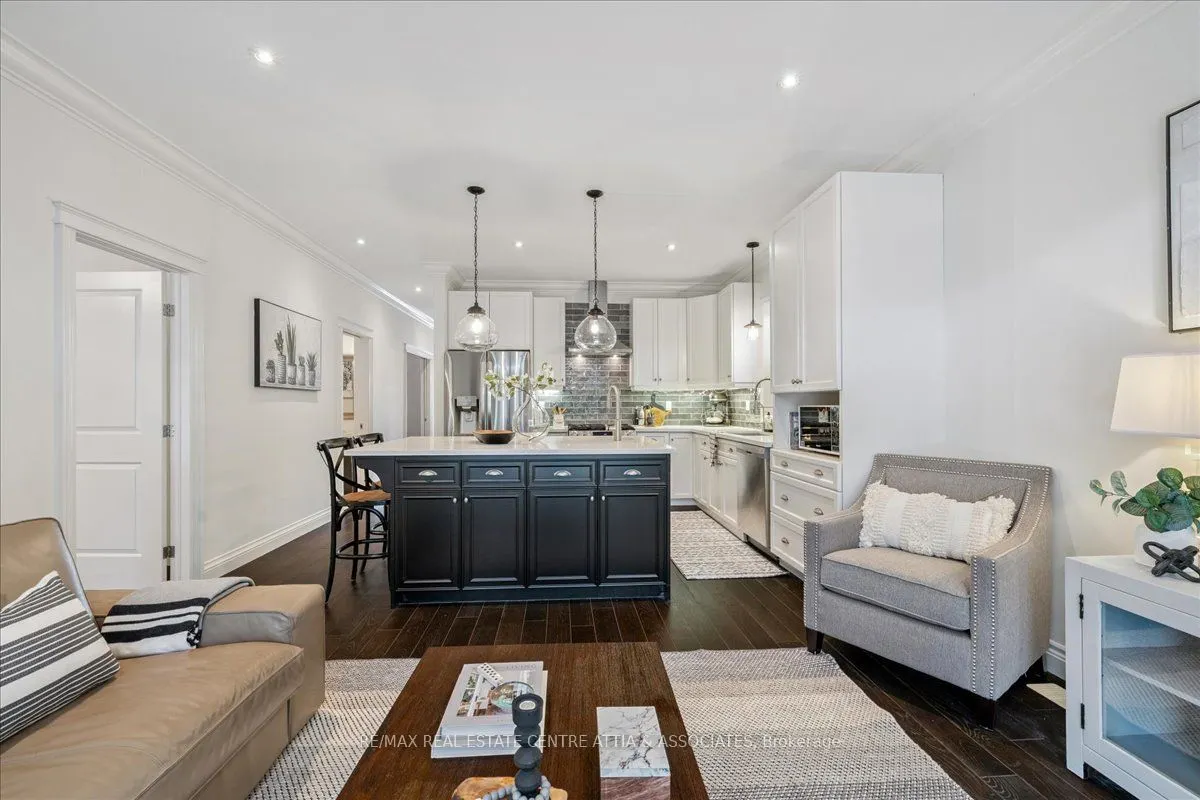 4876 Allan Court