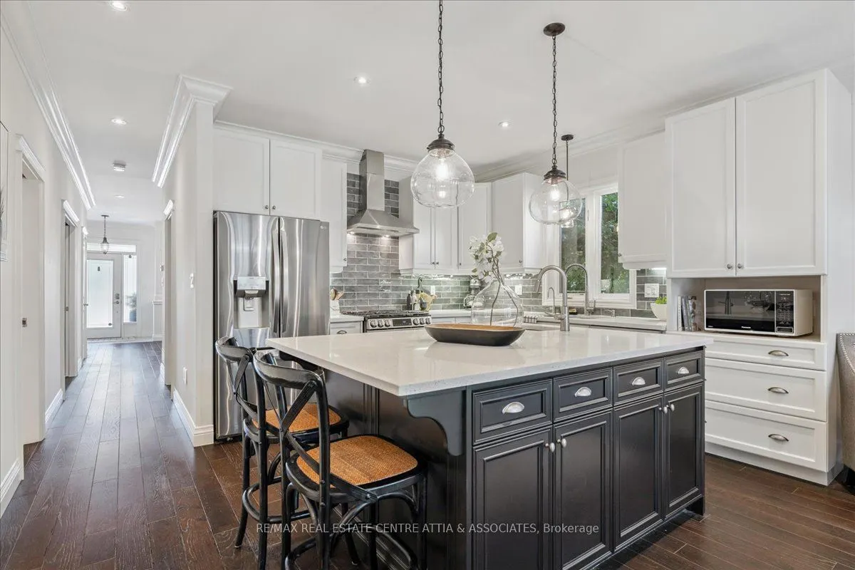 4876 Allan Court