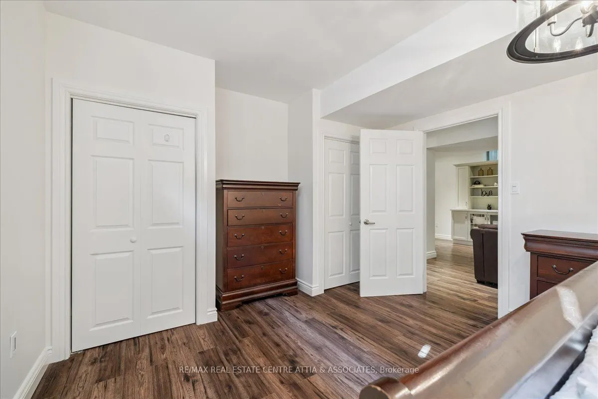 4876 Allan Court
