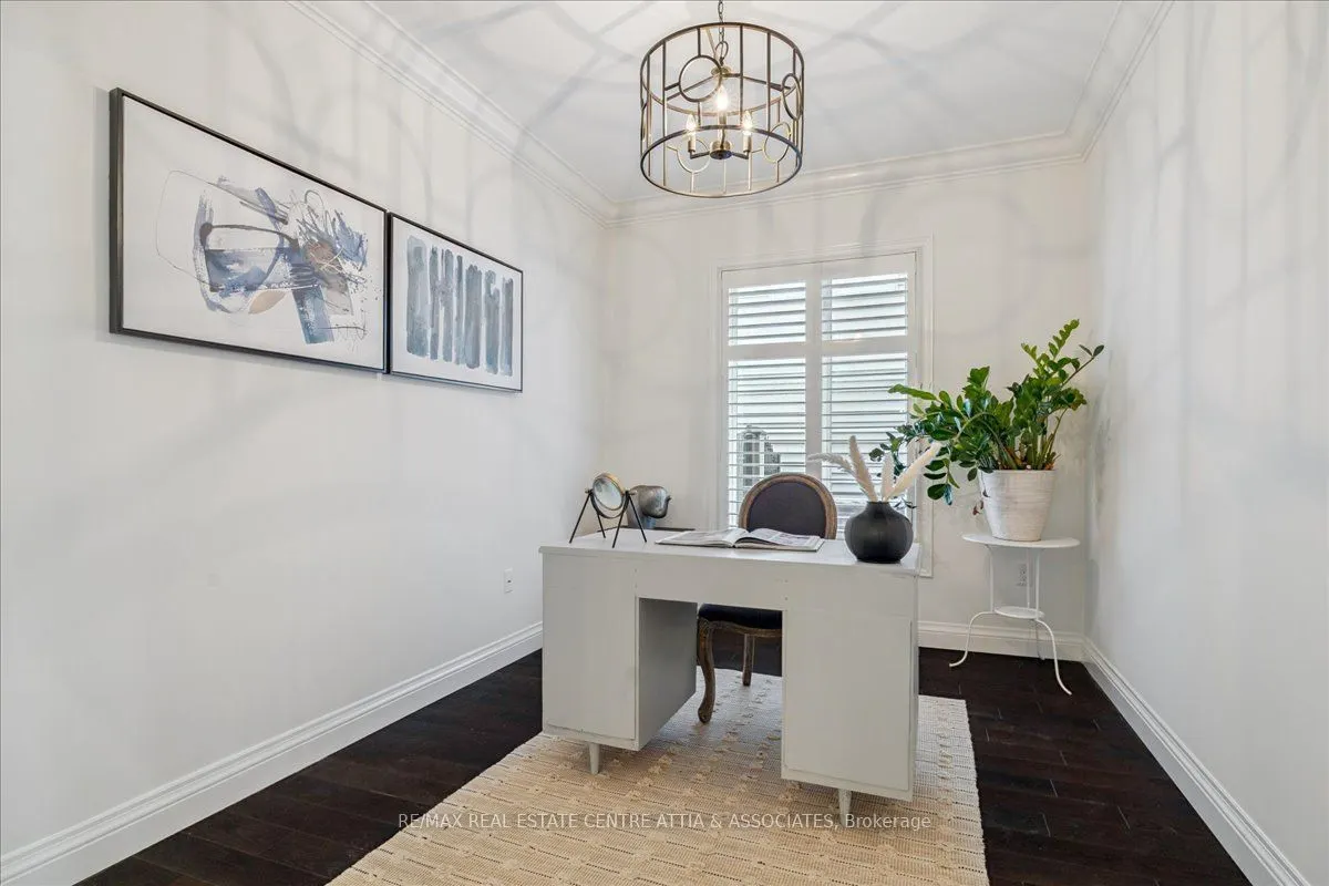 4876 Allan Court