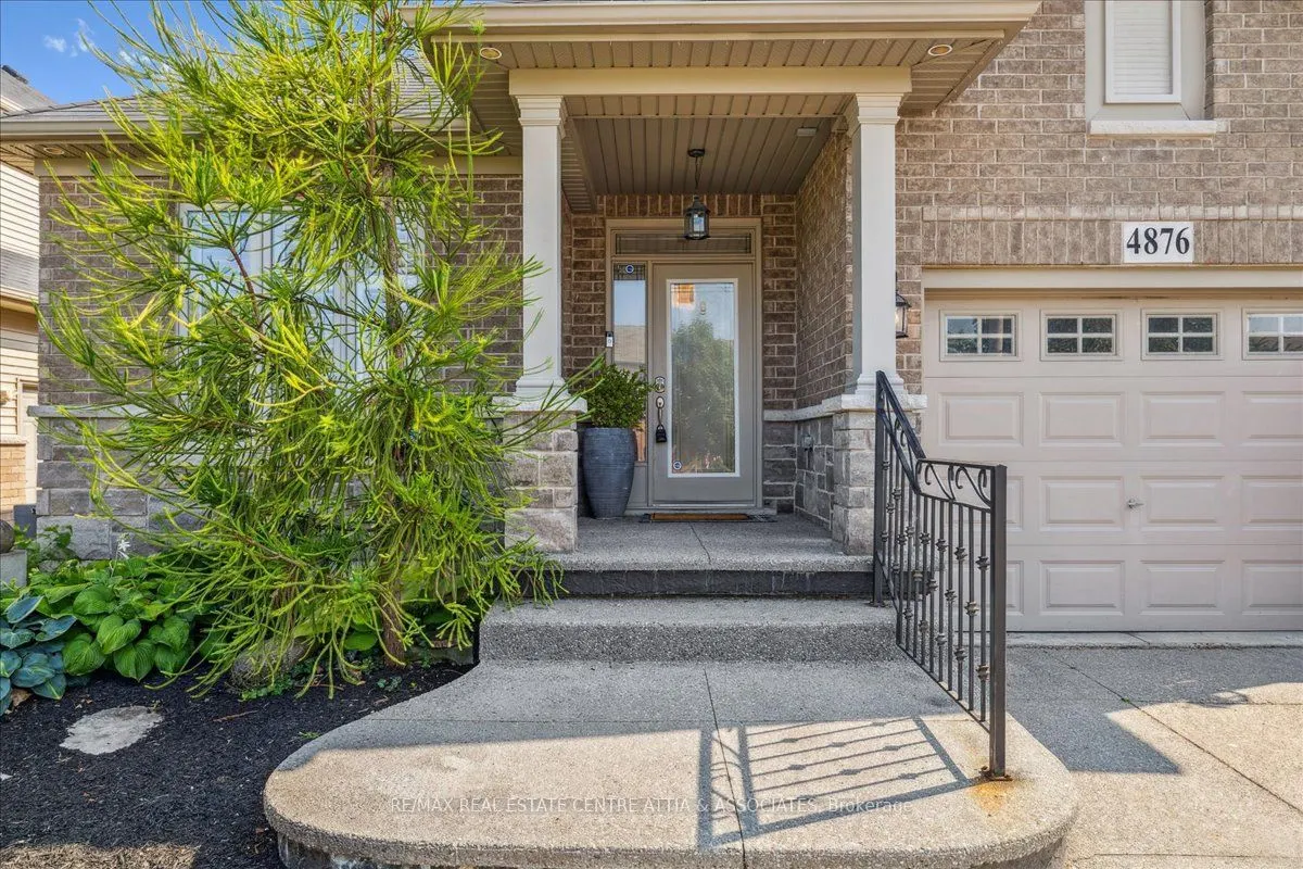 4876 Allan Court