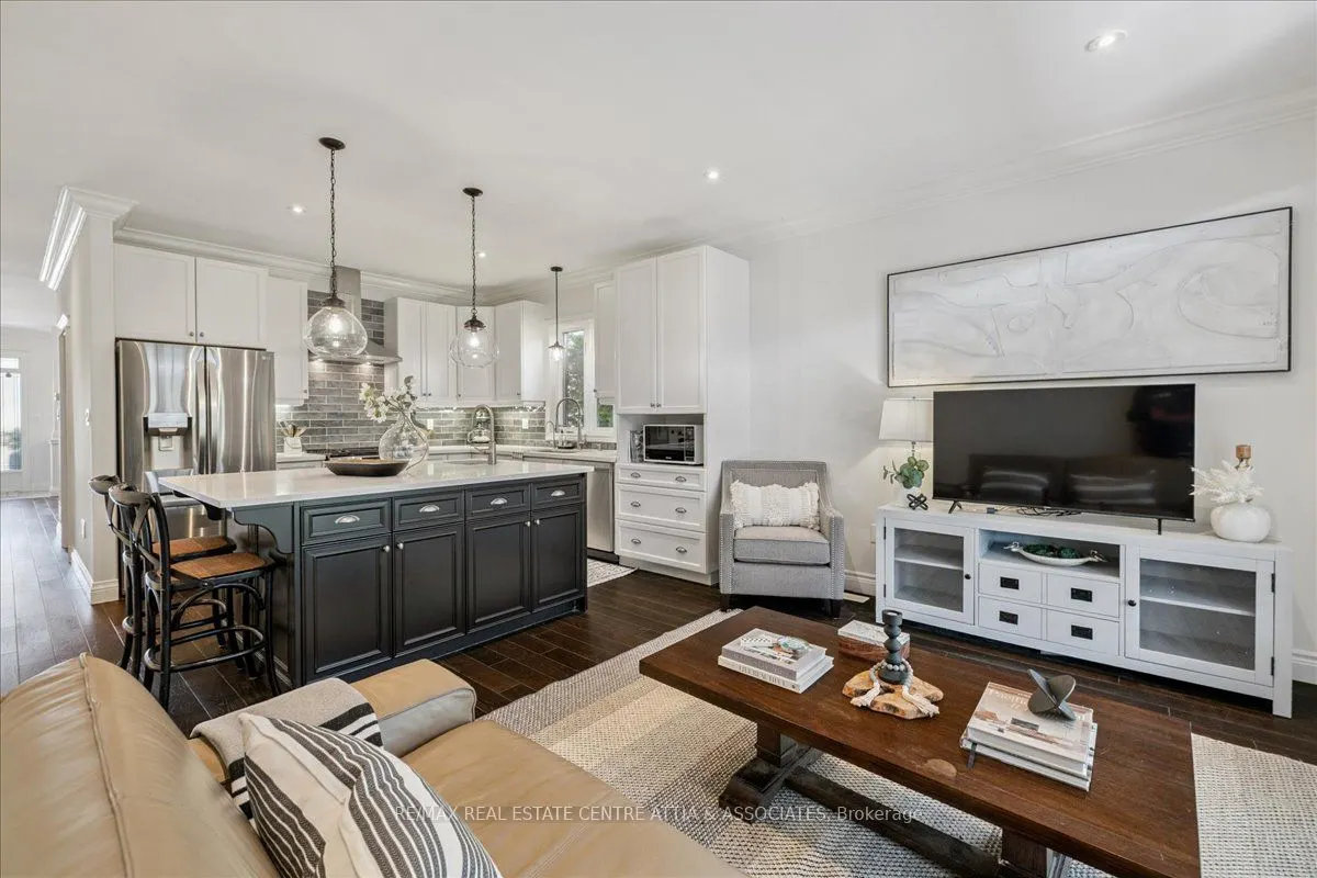 4876 Allan Court