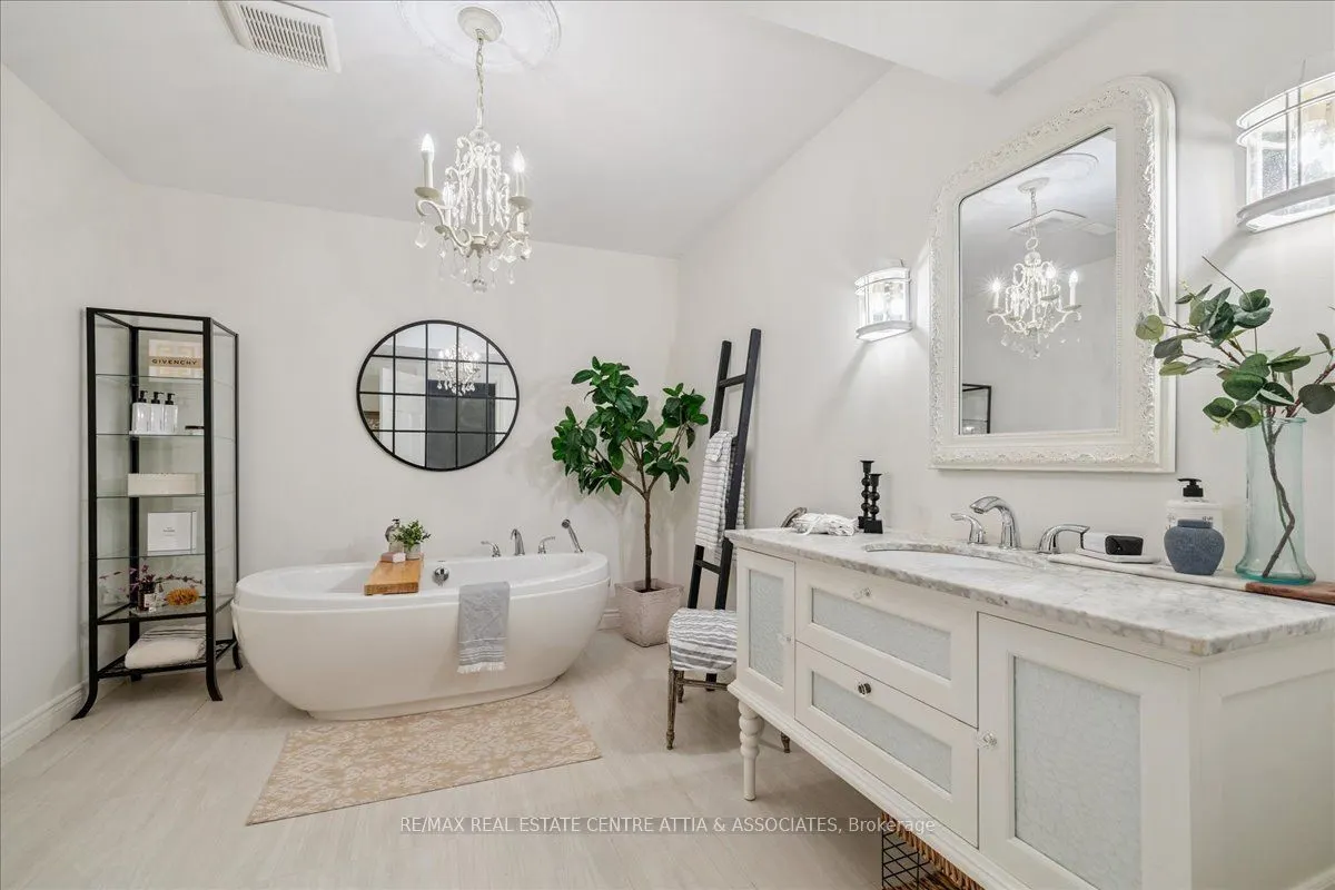 4876 Allan Court